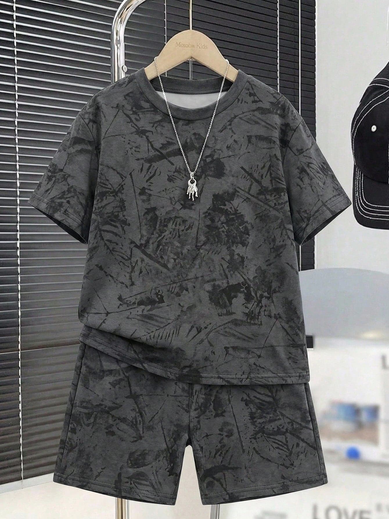 SHEIN 2pcs/Set Kids/Young Boys Casual Sporty Round Neck Short Sleeve T-Shirt And Shorts,Summer,Matching,Family Vacation,Holiday,Minimalist,Street,School