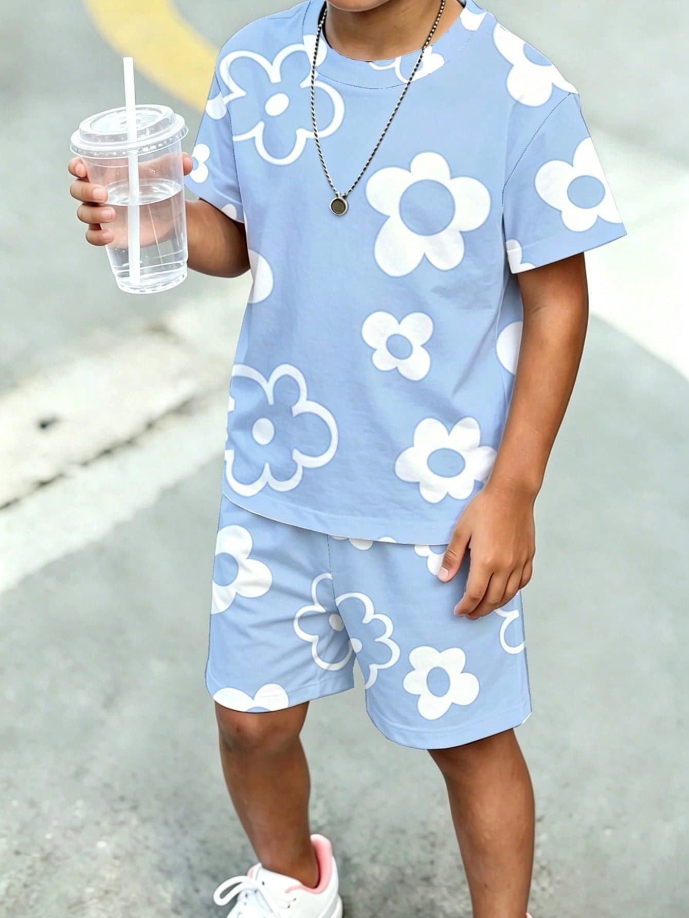 Tween Boys 2-Piece Outfit Set,Light Blue Floral Print Short Sleeve T-Shirt And Shorts,Cute Summer Casual Vacation Style,Comfortable Minimalist Fashion