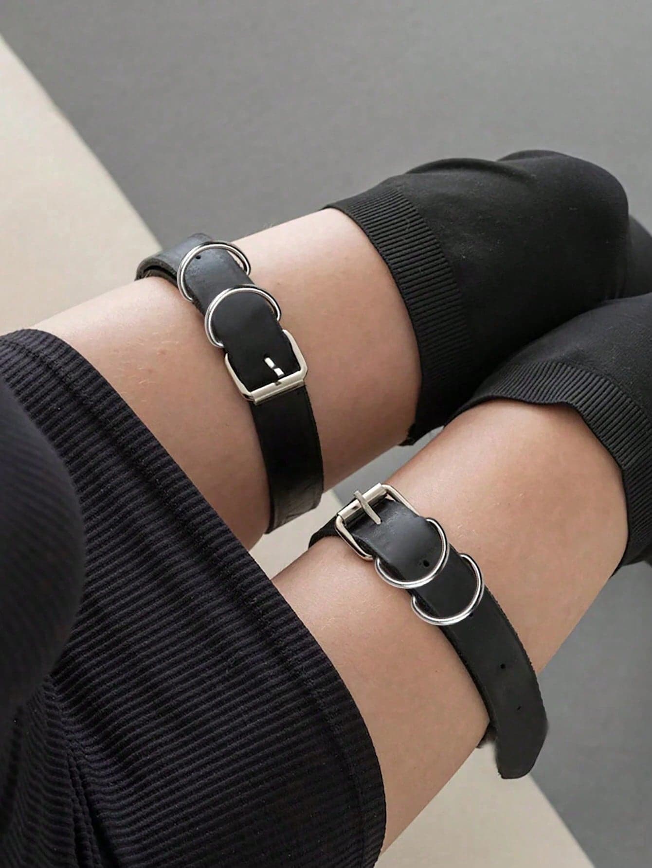 2pcs Women's Rivet PU Leather Leg Harness, Adjustable Buckle Solid Black Leg Strap, Gothic Punk Style Accessory, Suitable For Rave, Festival, Halloween, Cosplay, Daily Streetwear