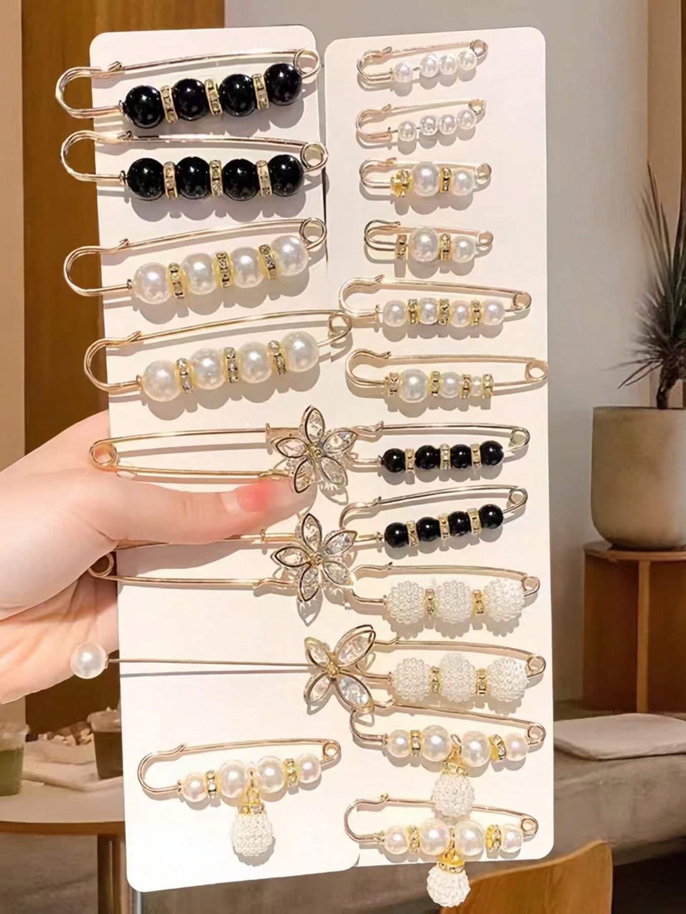 20pcs Women Faux Pearl Waist Pins/Brooches Adjustable Waist Clip Clothing Pants Accessories Waist Cincher, No Card Included Dress Accessories Pin For Clothes Bag Charm Backpack For School Office Accessories Shirts Jacket Jewelry Christmas Halloween Clothes Pin Funny Cute Teacher Gifts