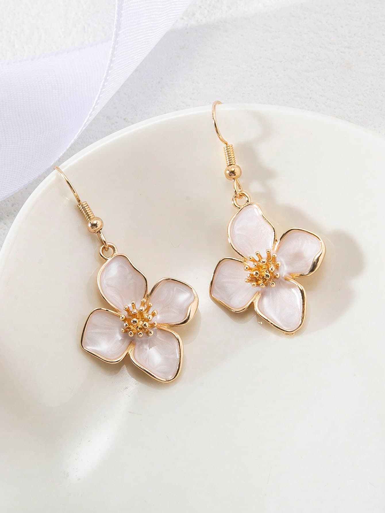 1 Pair Fashionable, Elegant, Luxury, Sweet, Minimalist, Versatile Enamel 4-Petal, 5-Leaf, 6-Daisy Floral Earrings In Pink, White, Magenta, Orange, Purple, Red, Green, Suitable For Spring/Summer Everyday And Holiday Wear