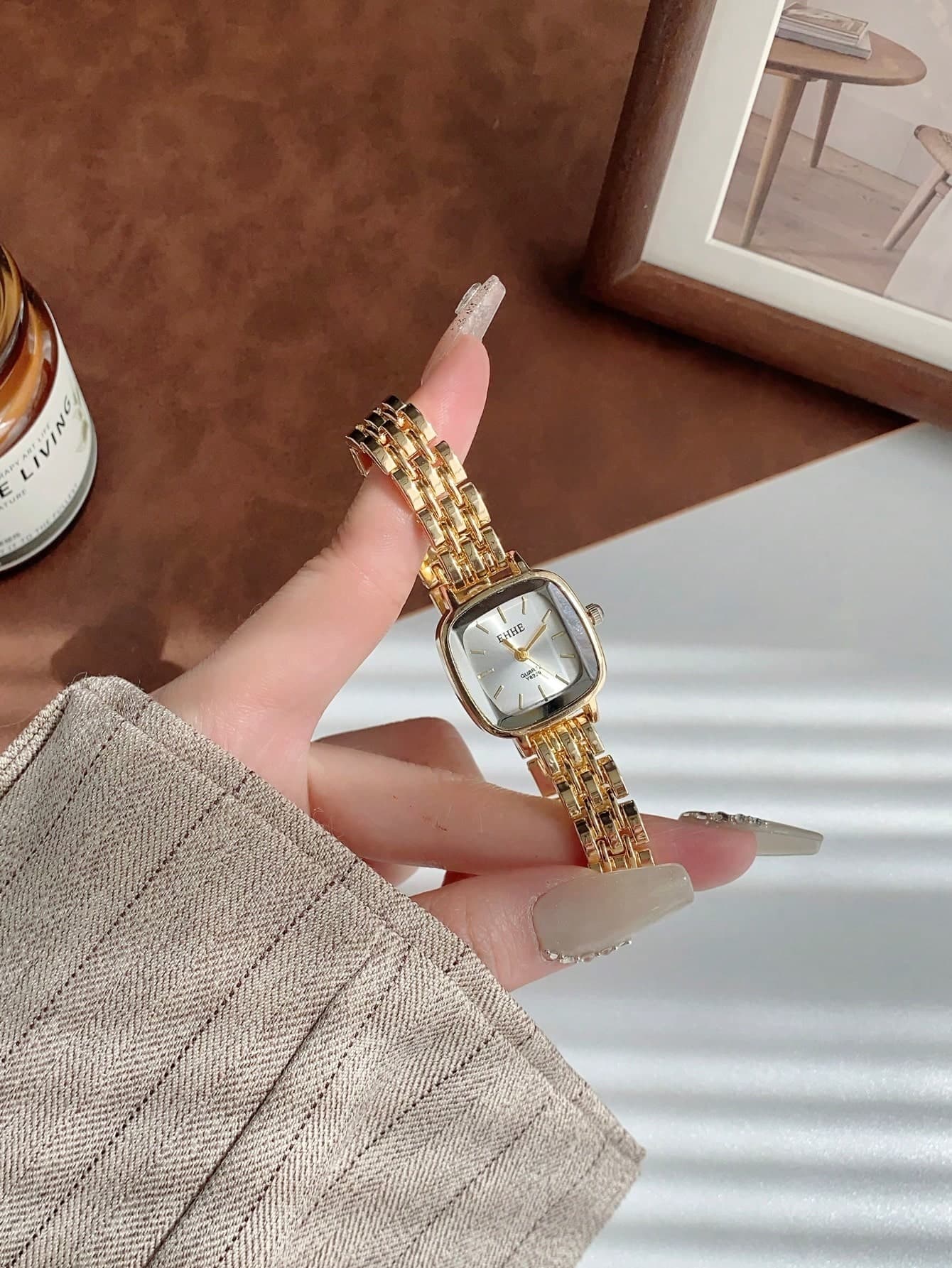 1pc Minimalist Bar Dial Fashion Gold Strap Quartz Women's Watch, Suitable For Daily Wear, Birthday, Anniversary, Halloween Gift