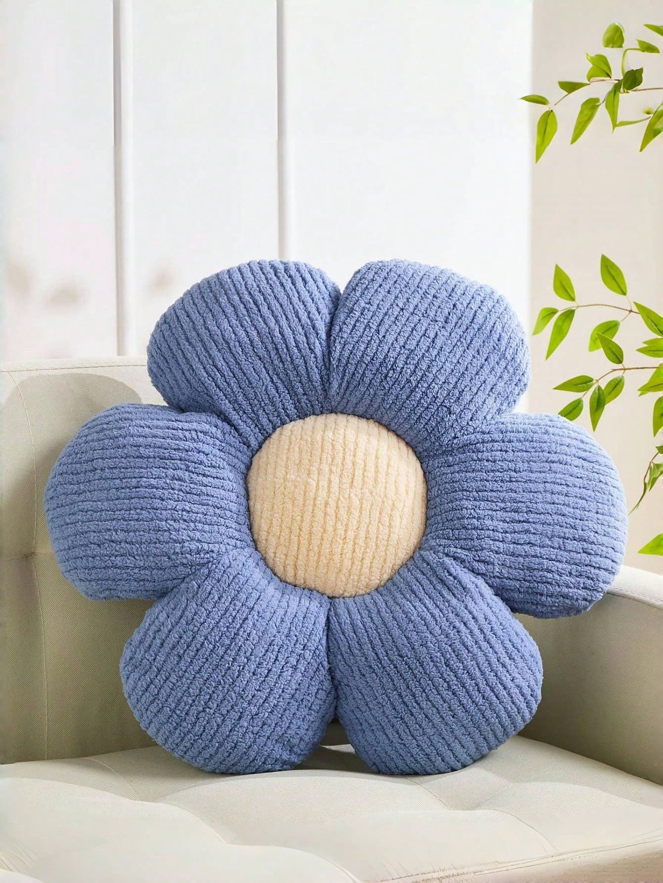 Flower Pillow, Valentine's Day Decorative Flower-Shaped Pillow, Soft And Adorable Daisy Seat Cushion In Faux Rabbit Fur Material, Perfect For Winter Holiday Bedroom Decor, Sofa Accents, Bedding, And Other Home Furnishing, Valentine's Day Gift For Your Loved One