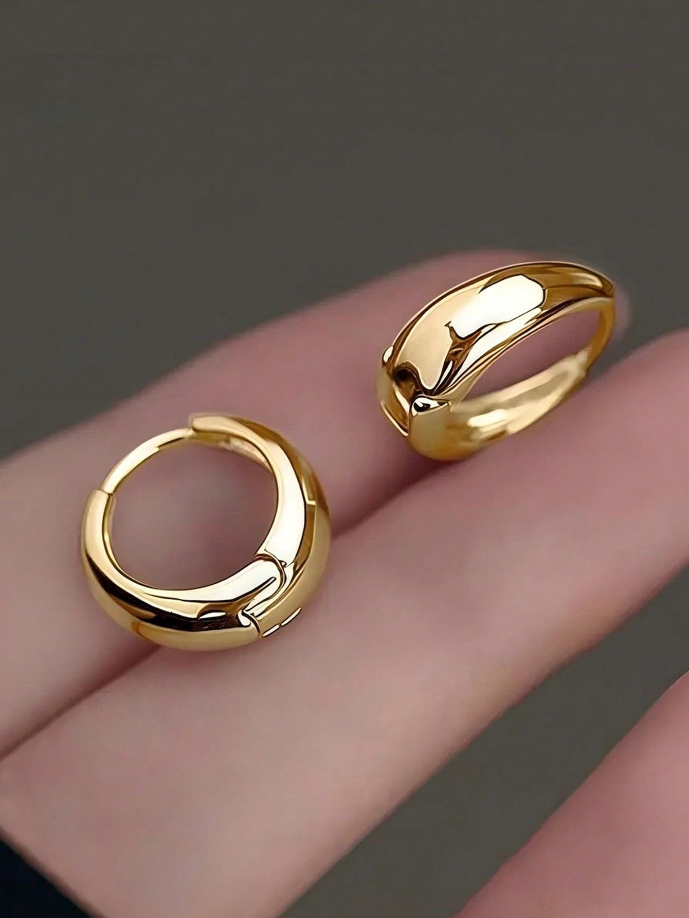 1 Pair Elegant Casual Minimalist Small Polished Copper Ear Cuffs Suitable For Women's Daily And Party Wear
