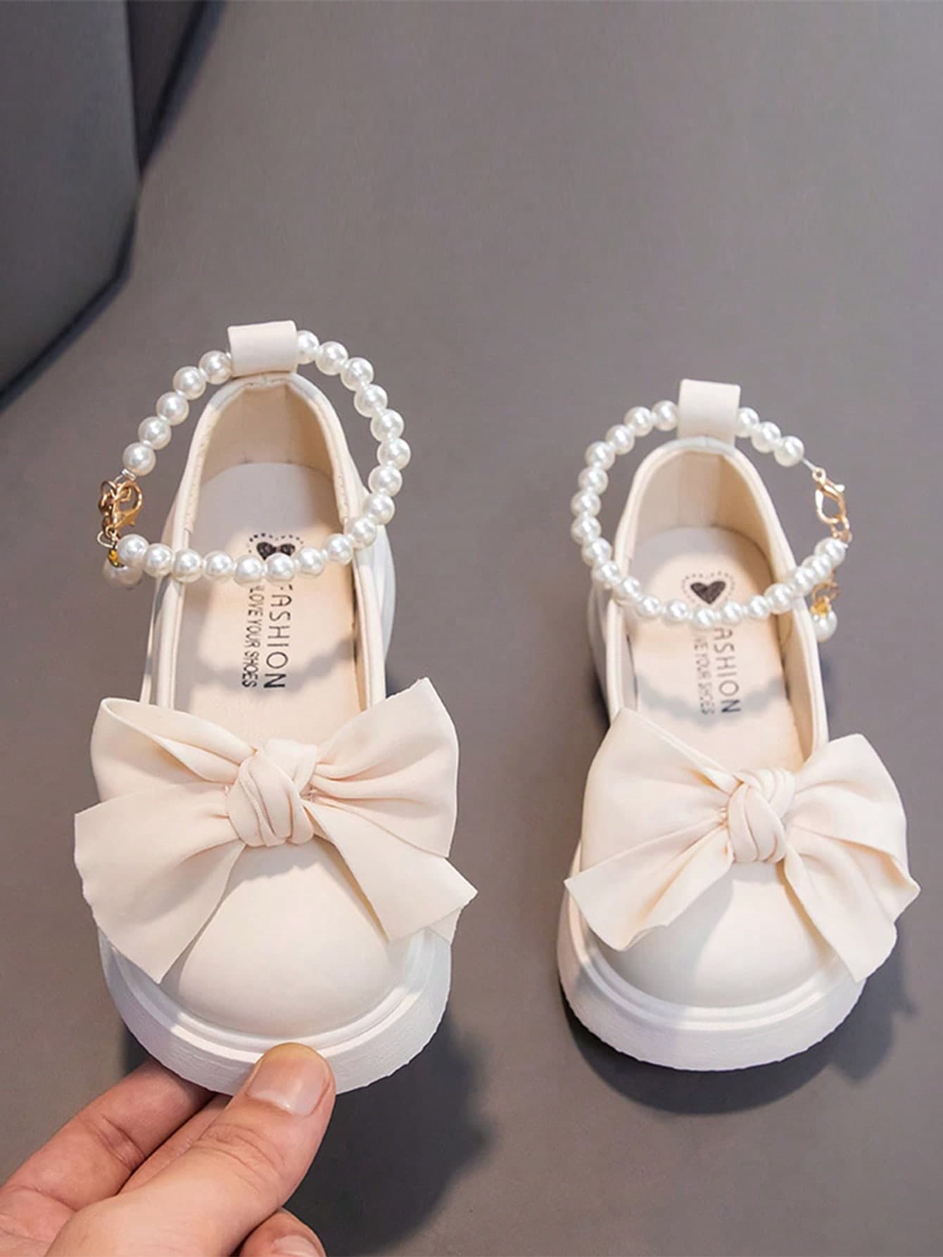 1 Pair Girls Faux Leather Mary Jane Shoes, Pearl Necklace Style, Slip-Resistant Wear-Resistant Sole, White