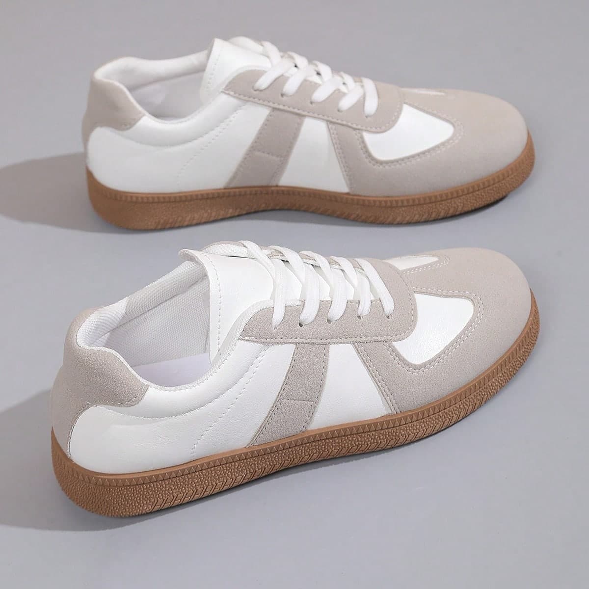 2026 New Women Flat Casual Sneakers, Round Toe Lace-Up Outdoor Versatile Lightweight Trainers, Spring/Autumn, Easy To Clean, Flat Low-Top Casual Shoes, Contrast Color Sports Casual Shoes, Retro Style Skateboard Shoes, Fashionable All Season
