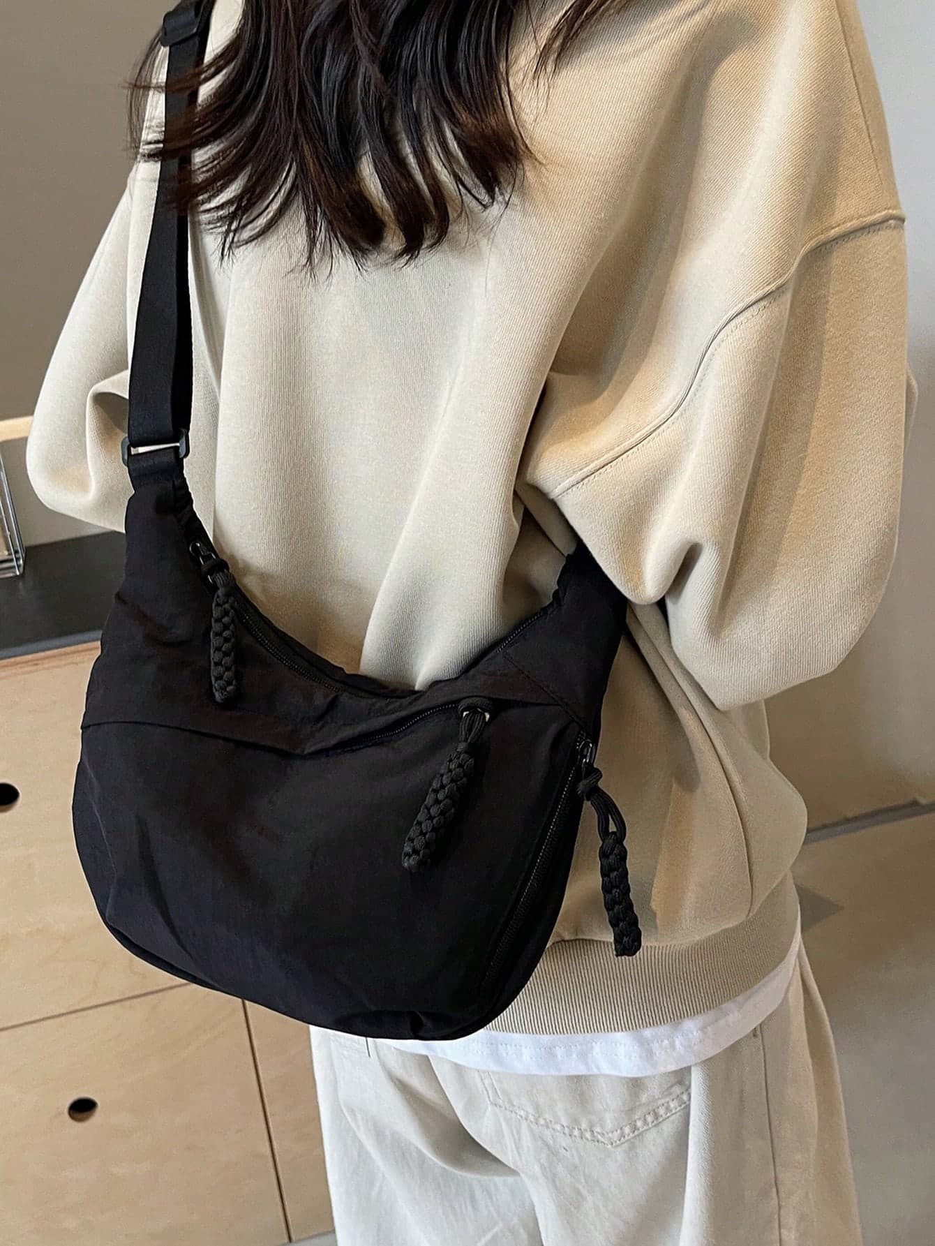 1pc Peach Tree Washed Wrinkled Nylon Crossbody Shoulder Bag, Crescent Dumpling Bag, Fashion Minimalist Solid Color, Large Capacity, Adjustable Strap, Multiple Pockets, Vintage Lightweight For Daily Commute And Shopping