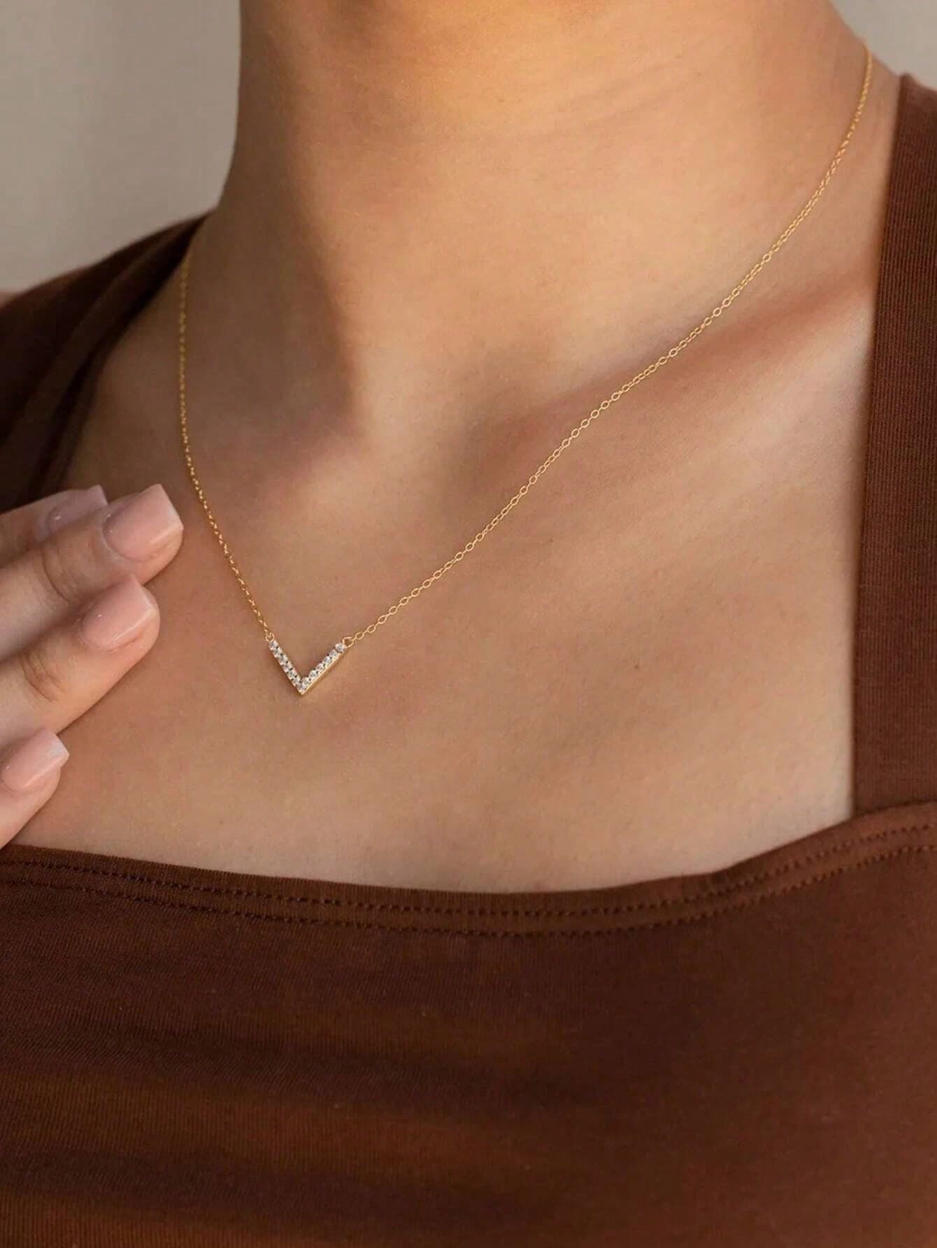 1pc V Collarbone Necklace With Rhinestone Simple & Elegant Stainless Steel