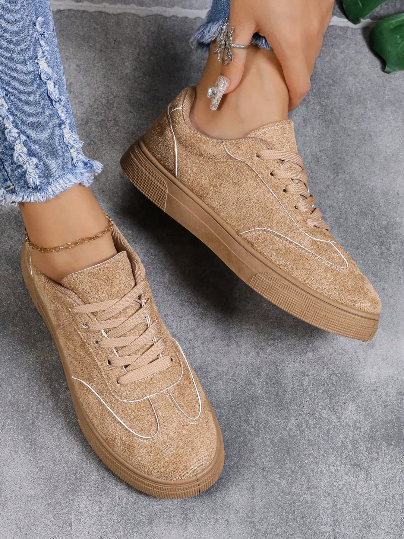 Women's Khaki Lace-Up Skate Sneakers, Athletic Skateboarding Shoes, Outdoor Hiking Casual Sports Shoes For Daily Wear