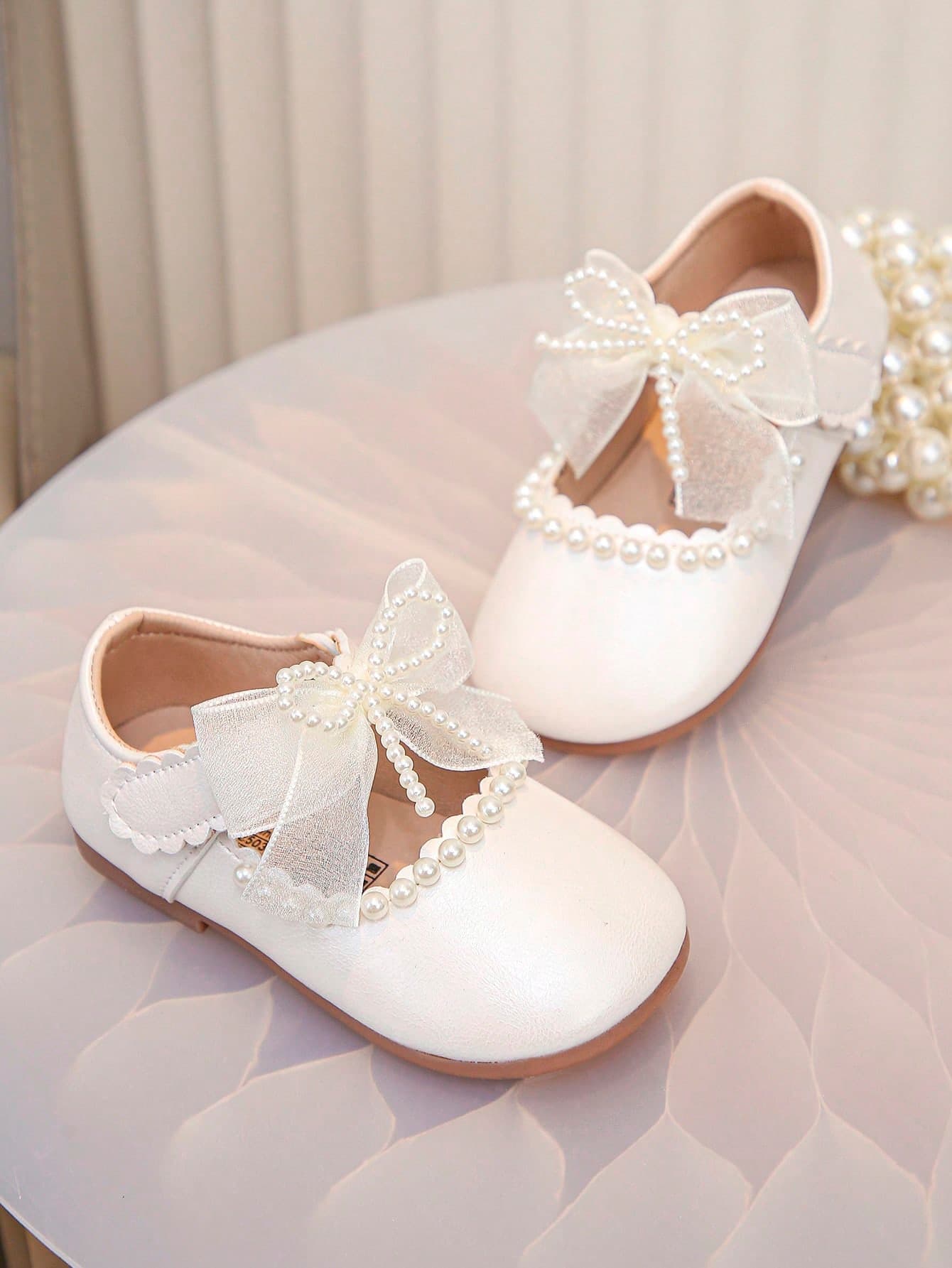 1 Pair Girls' Pearl Lace Bow Floral Design Casual Flat Shoes, Comfortable & Easy To Wear, Suitable For Dresses, Jeans, Home Wear, Stage Performance, Suitable For Spring, Summer, Autumn