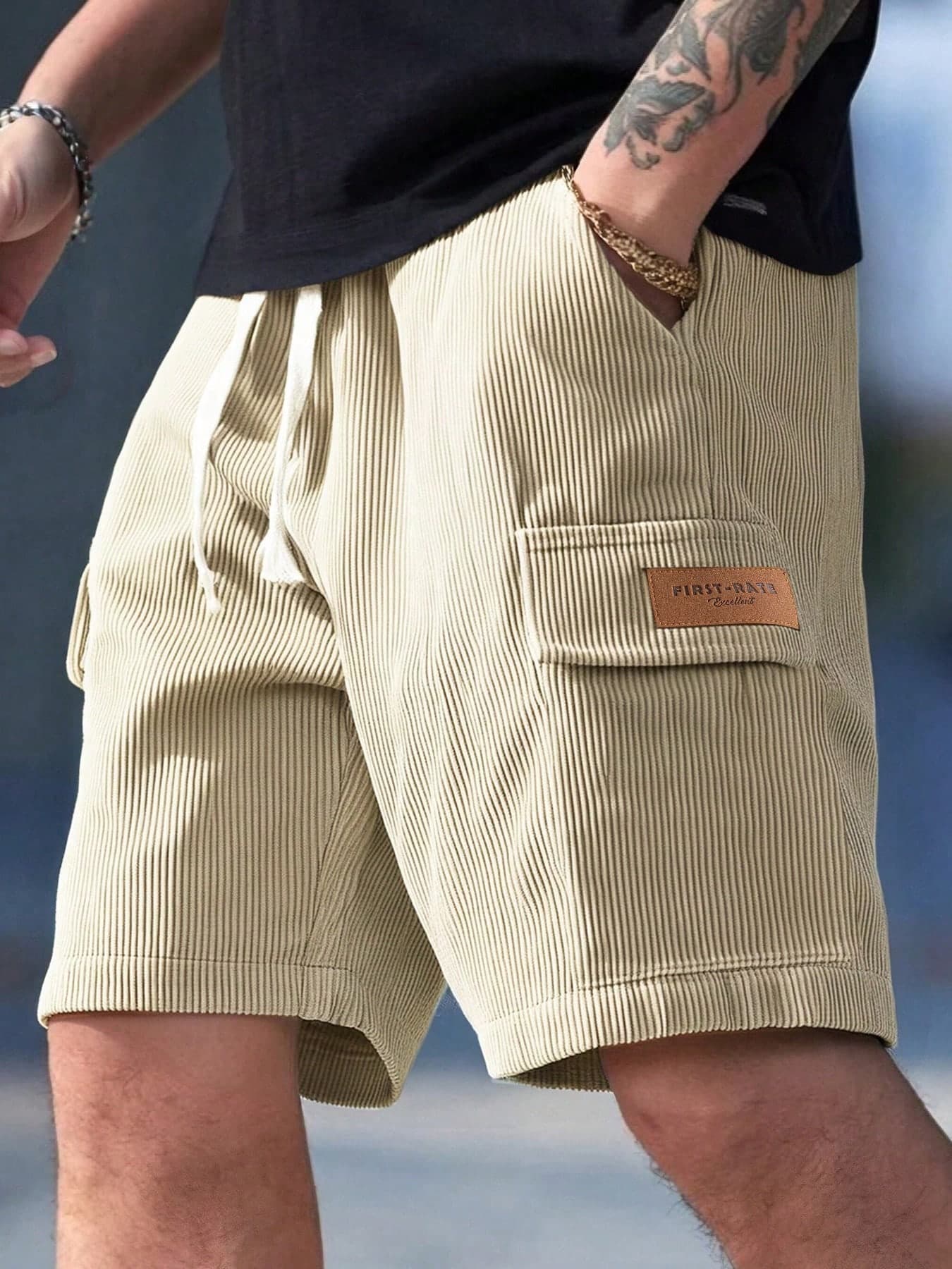 Men's Fashion Classic Thin Corduroy Summer Cargo Shorts With Multiple Pockets, Leather Patch, Drawstring And Contrast Color Design, New Style