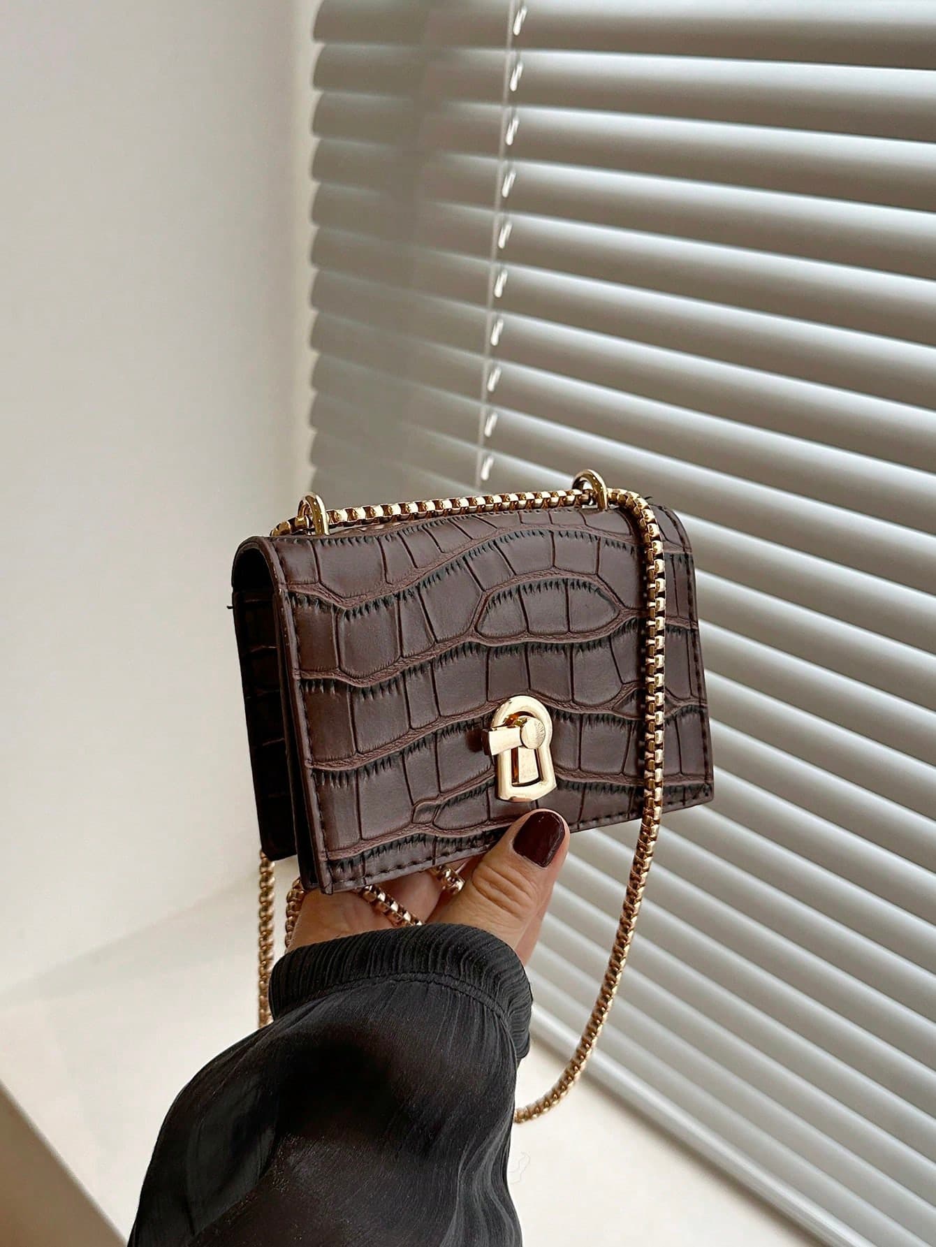 Mini Minimalist Latch Chain Shoulder Bag