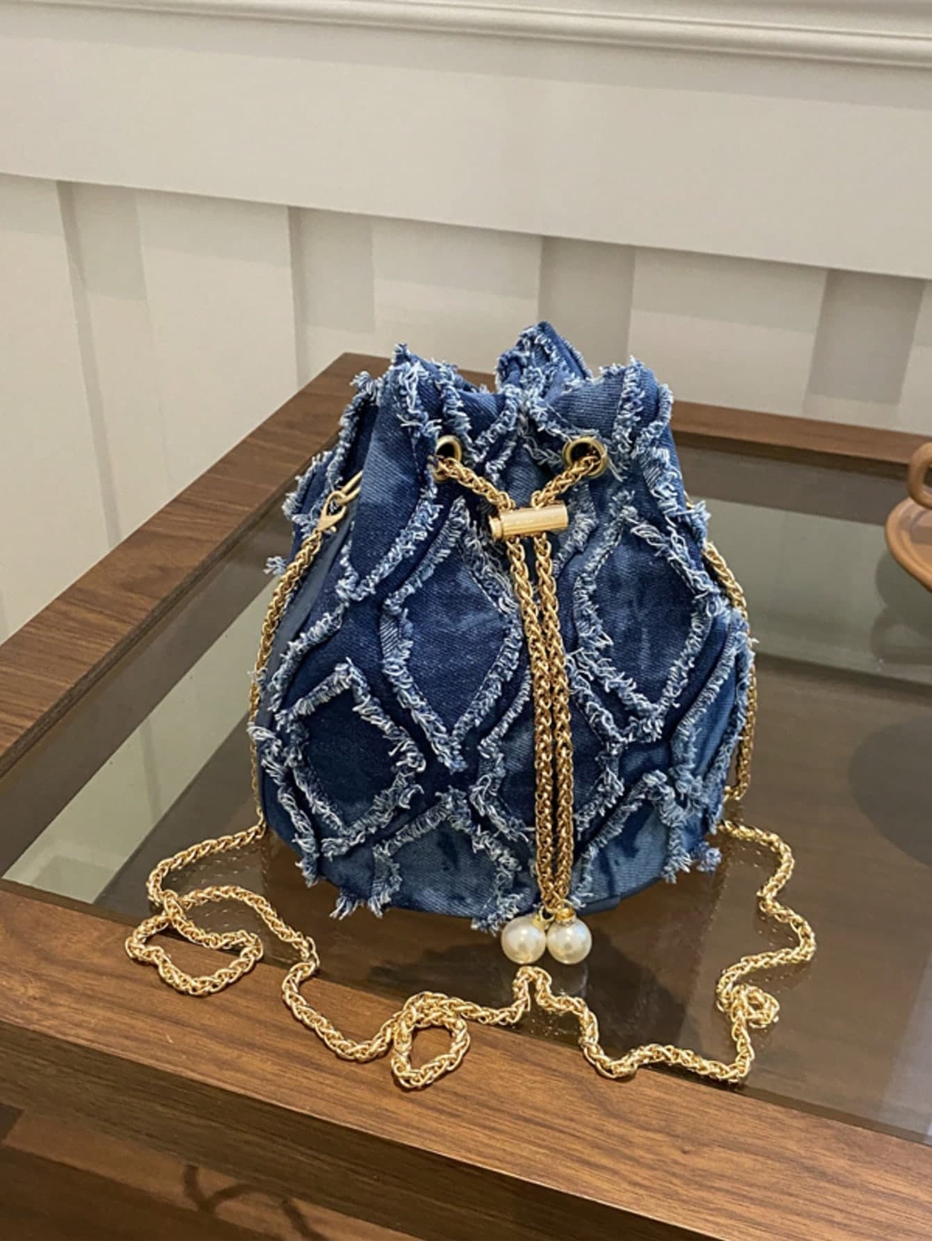 Solid Color Rhombus Fringe Metal Drawstring Closure Shoulder Bucket Bag, Suitable For Shopping