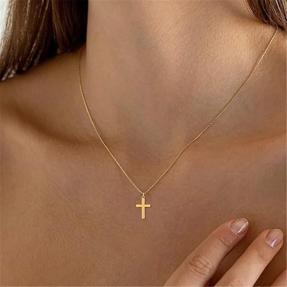 Stainless Steel 18K Gold-Plated Chain Herringbone Necklace For Women And Girls, Gift Jewelry, 18K Gold-Plated Pendant Necklace, Cross-Shaped Pendant, Delicate And Simple Neck Accessory For Women And Girls.