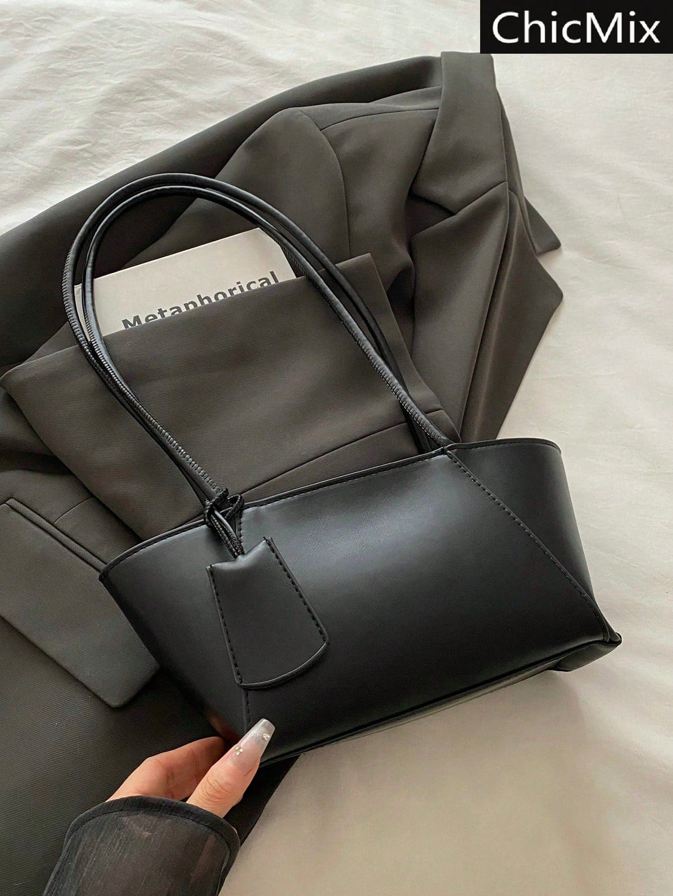 The Fashionable New Solid Color Shoulder Bag With Hanging Decoration Design Is A Soft, Classic, Versatile And Fashionable Elegant Women's Handbag, Suitable For Shopping, Wallets, Shopping, Young Women, College Students, Newcomers, And White-Collar Workers. They Are Very Suitable For Offices, Universities, Work, Business, Commuting, Outdoor Activities, Travel, And Outings