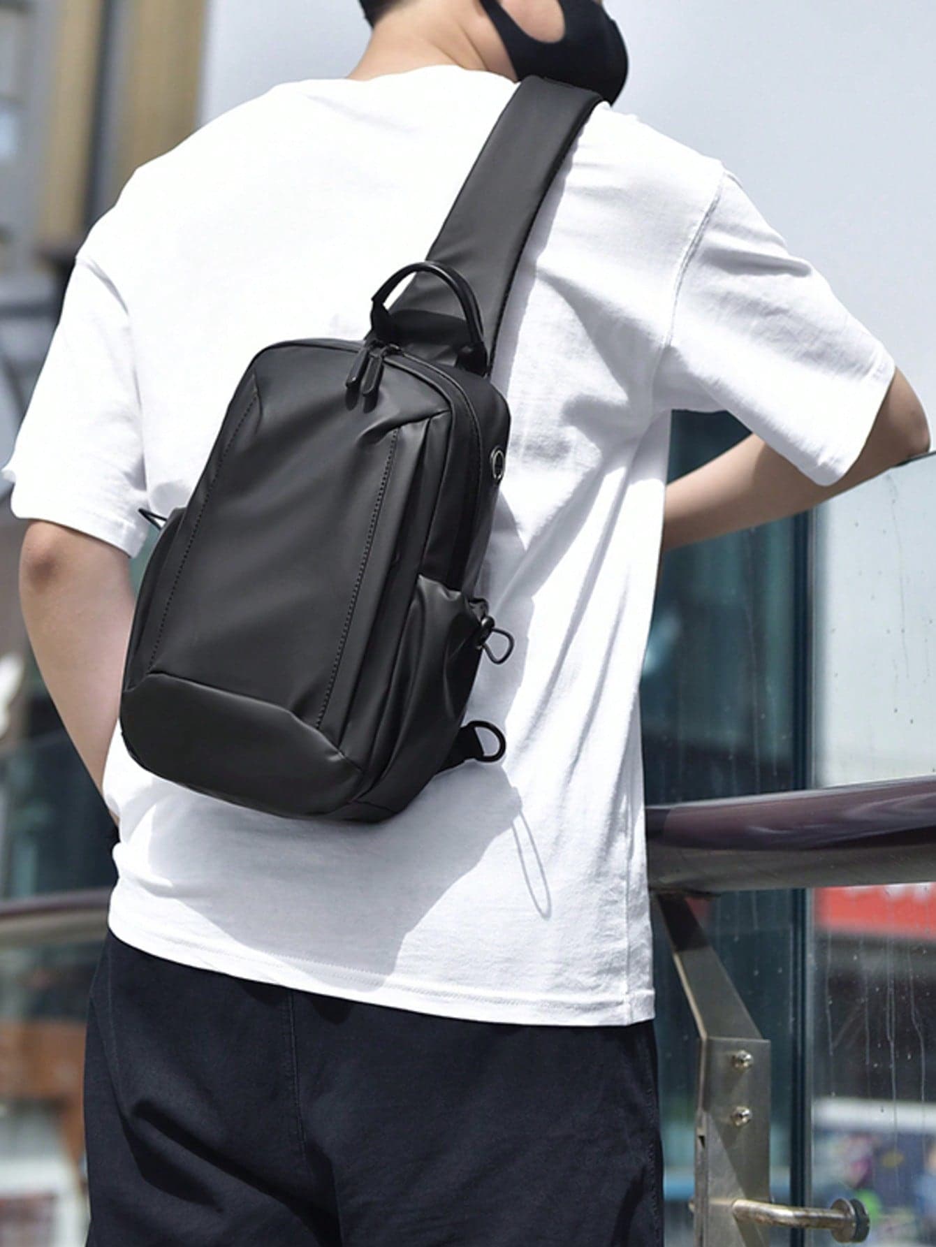 1pc Men's Water-Resistant Chest Bag - Fashionable Korean Style Crossbody Shoulder Bag Hiking Accessories Phone Bag,Y2k