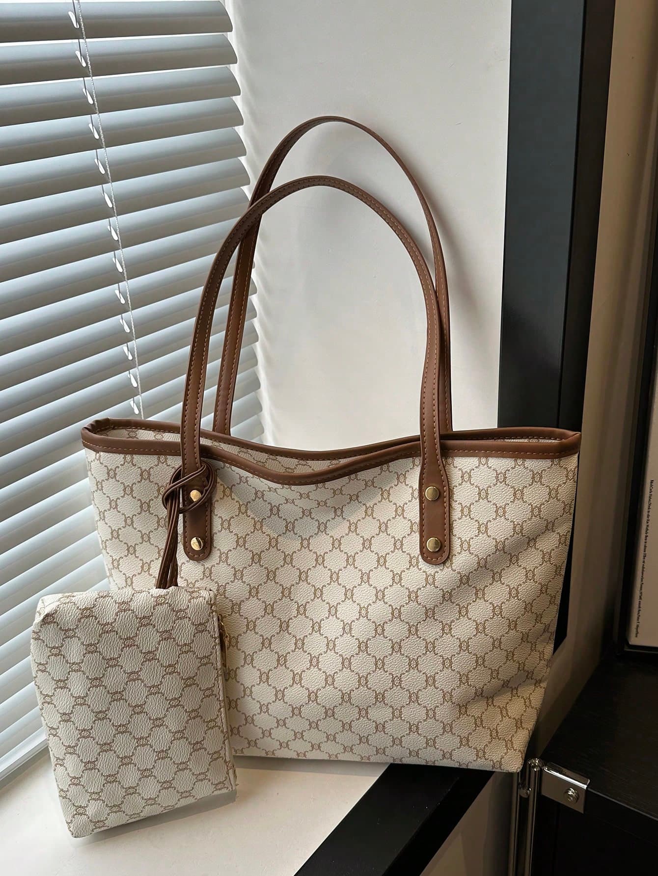 New High-End Retro Style Tote Bag With Shoulder Strap For Women
