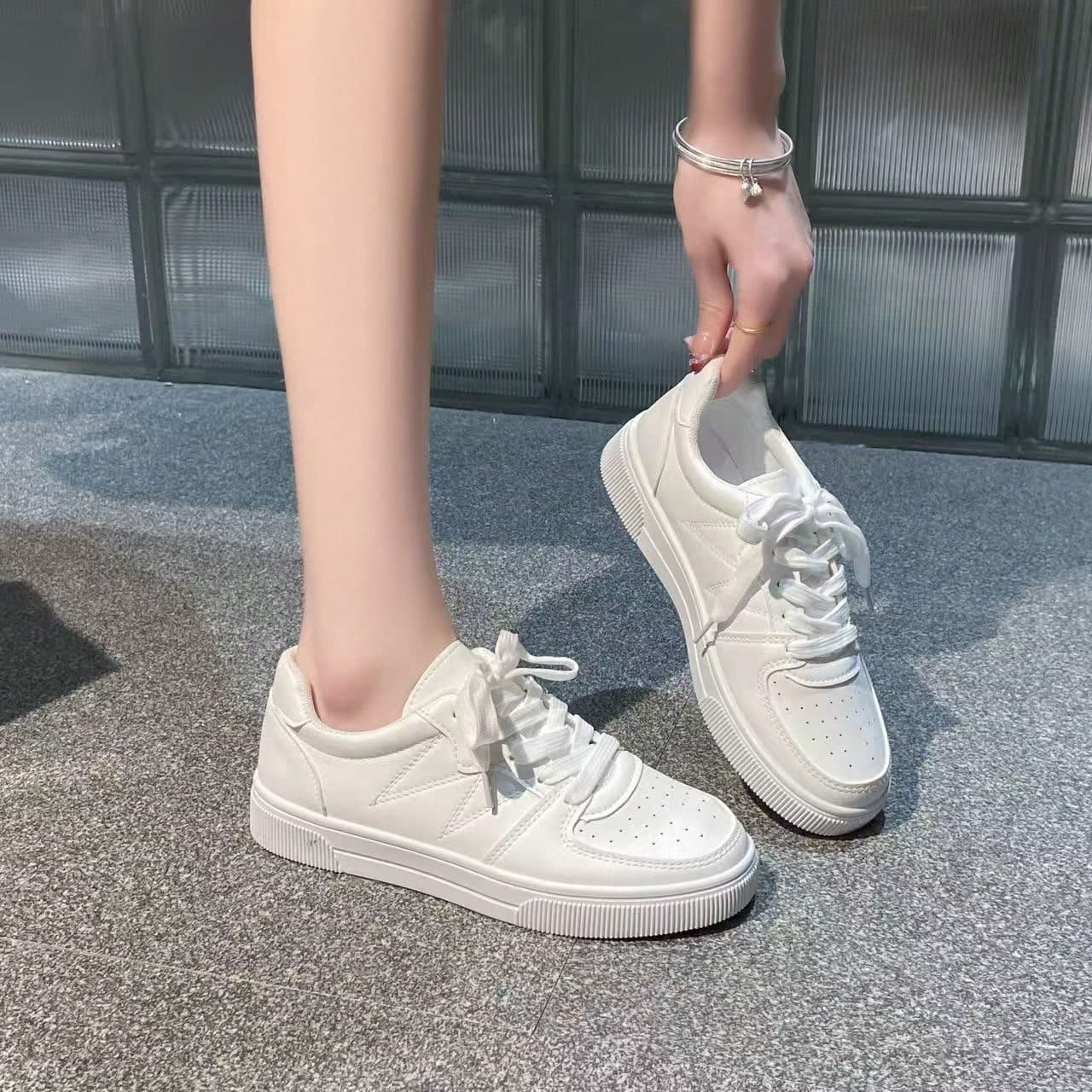 1 Pair Women's Fashionable Simple Contrast Color Patchwork Lace-Up Flat Skateboard Shoes, Casual Streetwear Campus Couple Sneakers For Daily Wear