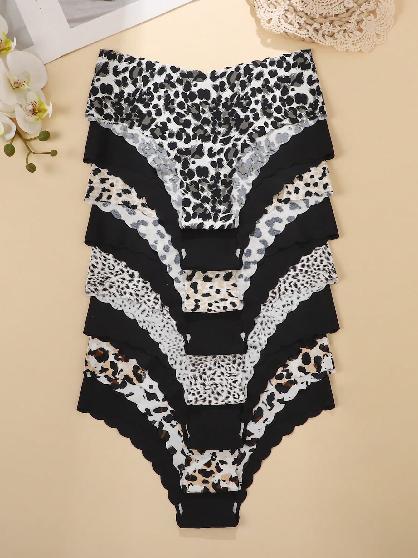 8pcs/Pack - Solid Color & Leopard Print Wavy Trim Design Sexy Seamless Smooth Breathable Women's Panties