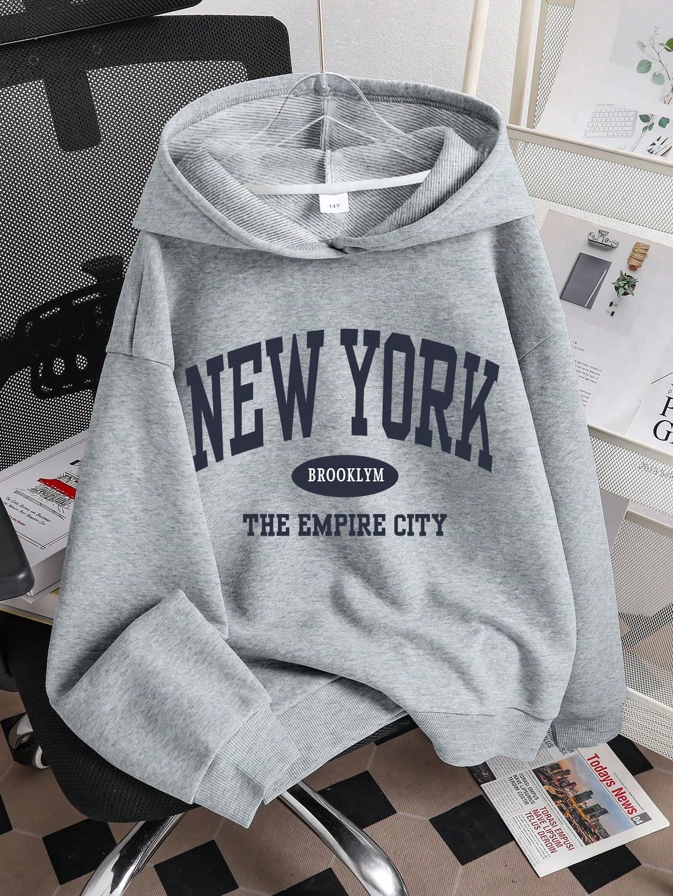 Teena Girls' Letter Print Sweatshirt Sweatshirt - Comfortable Long Sleeve Casual Pullover, Machine Washable, Daily Essential, Loose Fit, Unisex, Streetwear Style, Suitable For School, Vacation, Shopping, Sports And More