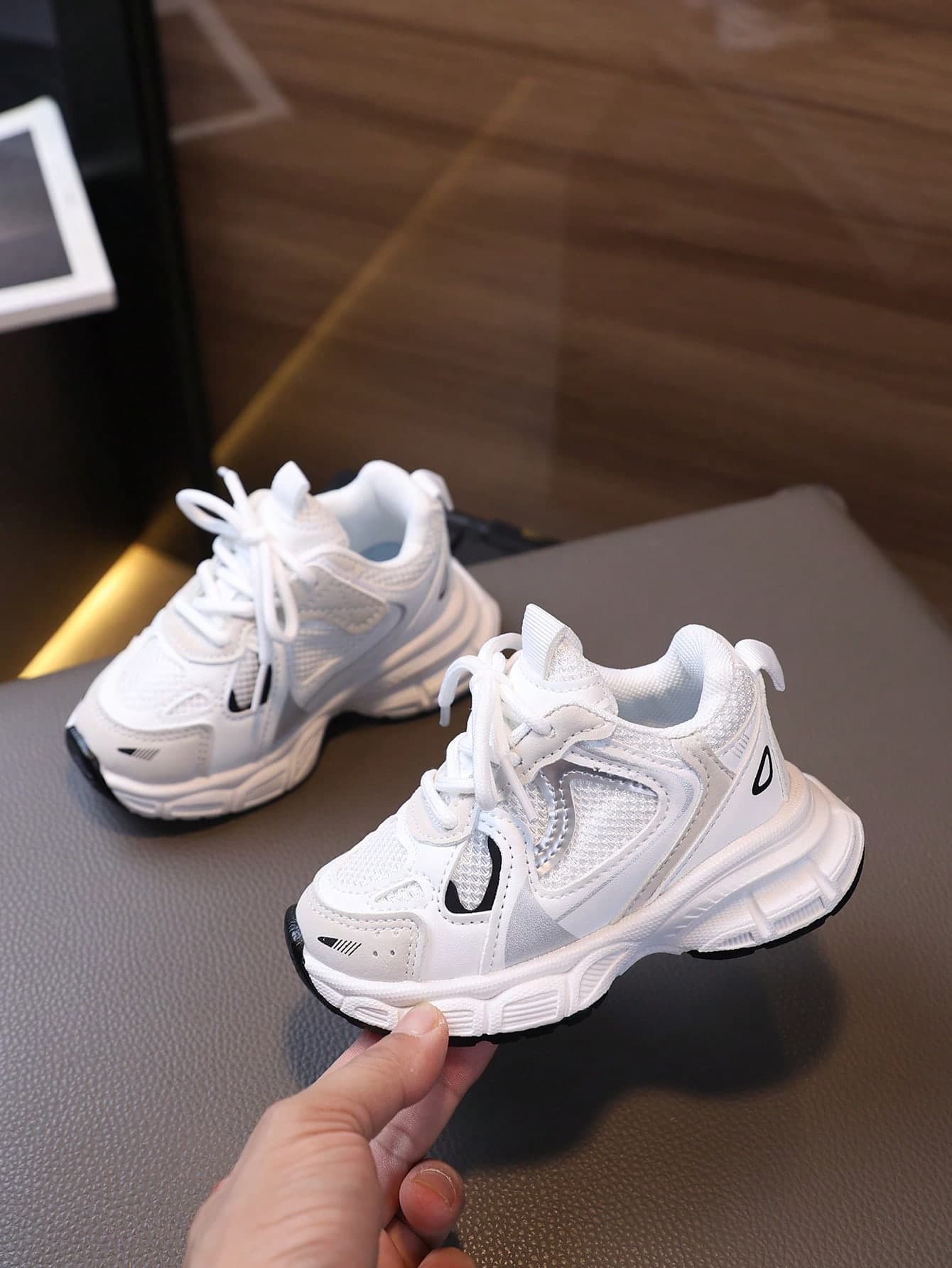 1 Pair Kids Breathable Mesh Soft Bottom Non-Slip Casual Chunky Sneakers, Children Sports Running Shoes