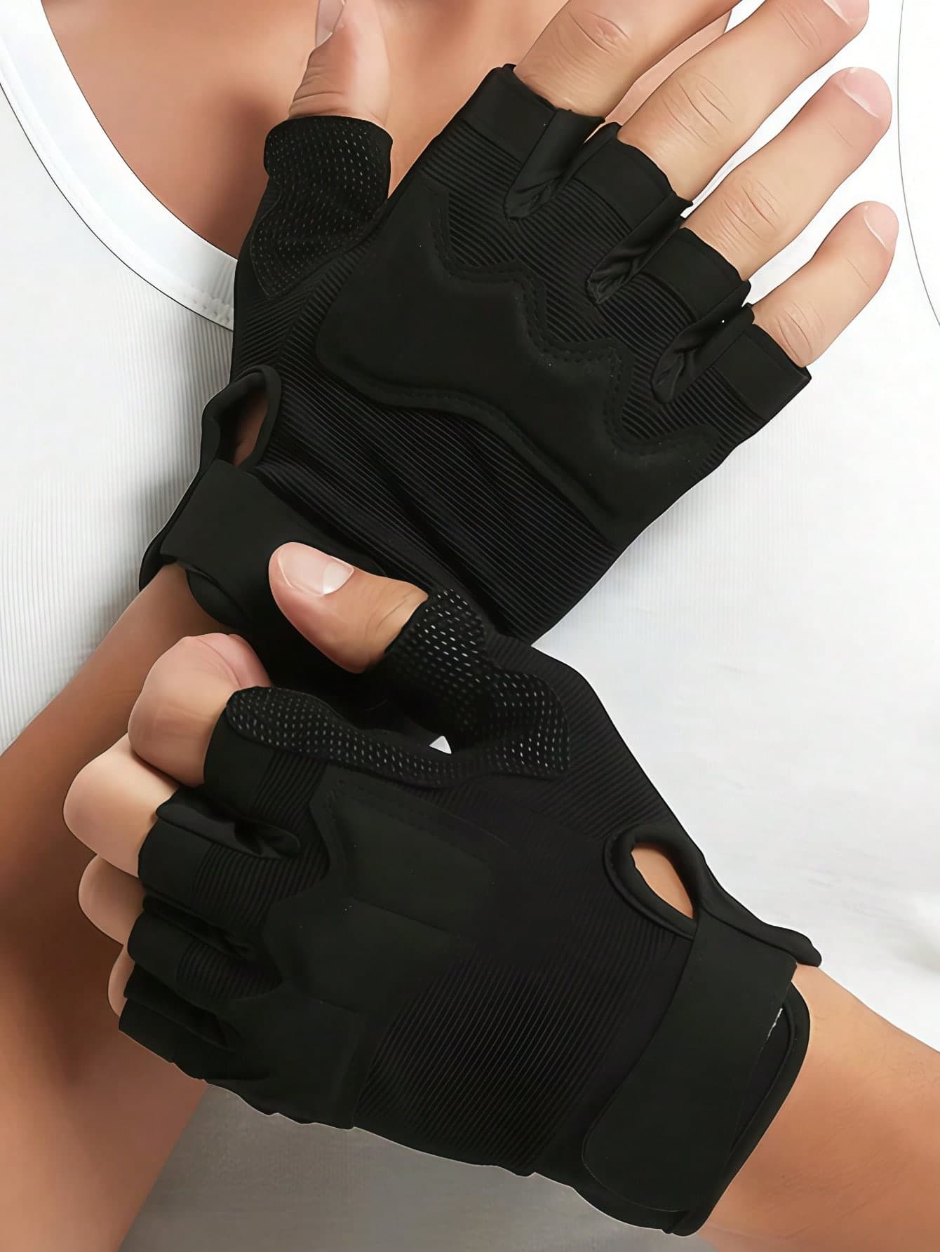 Knuckle Protection Fingerless Gloves Lightweight Fingerless Tactical Gloves Breathable Motorcycle Gloves For Men Women Military Gloves For Outdoor Hunting Motorcycling Climbing Cycling Hiking Bicycle Riding Camping Sport Gym Essential Accessories