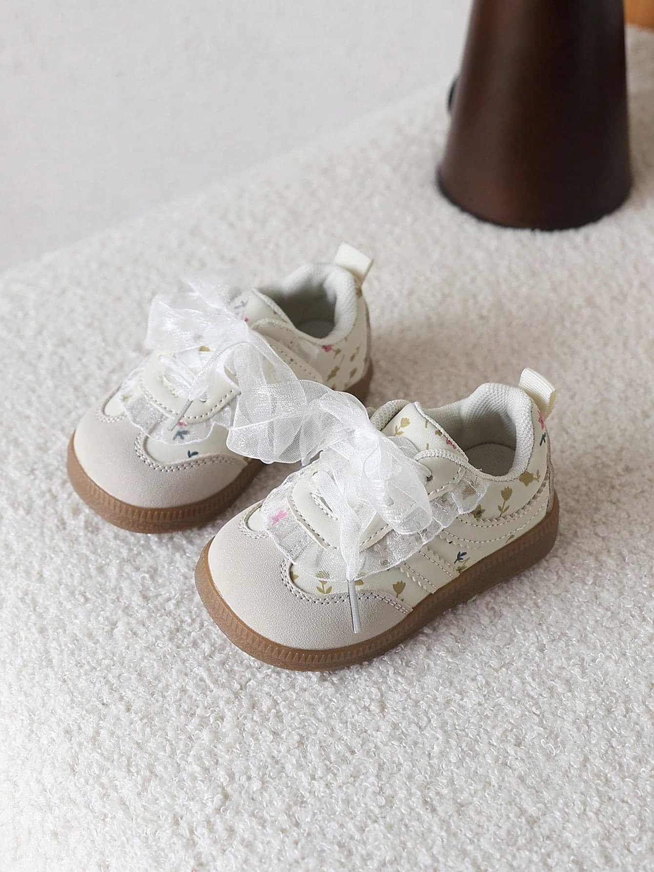 1 Pair Floral Lace Cute Baby Sneakers, Patchwork Soft Bottom Lightweight Casual Shoes For Girls