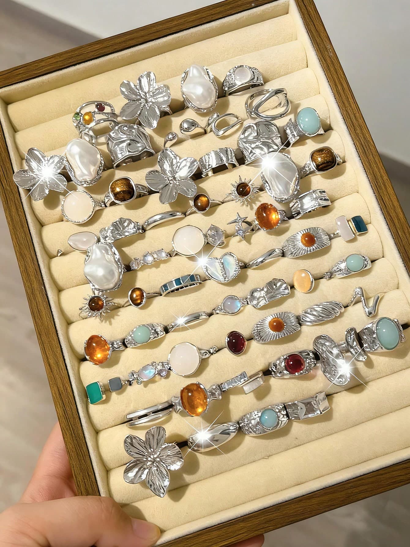 20/6pcs Vintage Elegant Bohemian Minimalist Style Silver Stackable Rings Set, Includes Flower, Bow, Asymmetric Faux Pearl, Twist, Heart, Rhinestone, Moon, Star, Cross, Cat Eye Stone Designs, Suitable For Women, Festivals, Parties, Dates, Daily Wear, Gifts (Random Assortment)