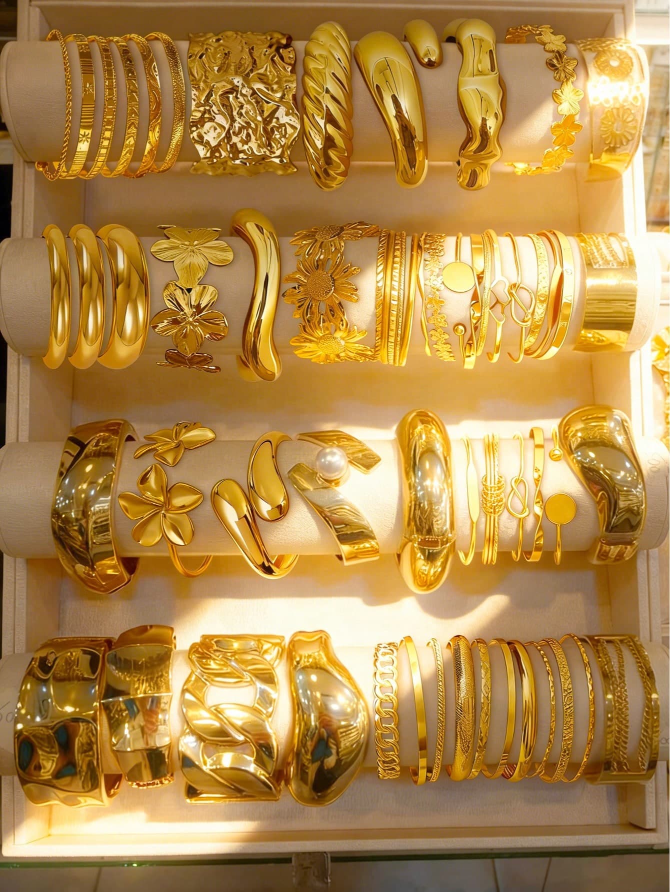 25/15/13/12/7/5pcs Chunky, Vintage Multi-Piece Stackable Bracelets Set - Floral, Geometric, Teardrop, Beaded, Wave, Heart, Embossed, Love Text, Twisted, Chain, Asymmetrical, Braided, Smooth, Minimalist, Metal, Exaggerated, Thick Cuff, Fashion, Elegant, Retro, Cute, Holiday, Party, Daily Wear