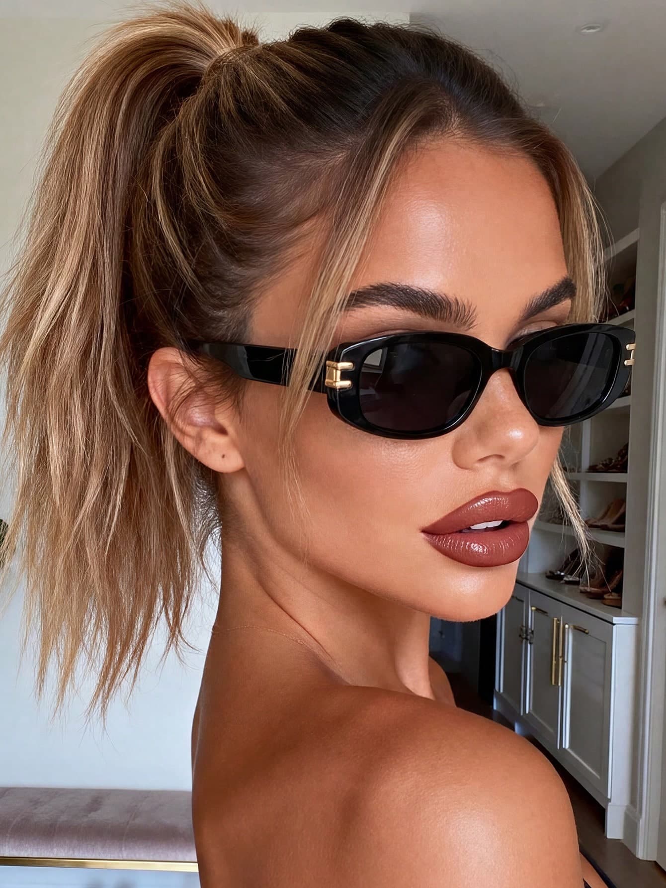 1 Pair Women's Oval Minimalist Modern Fashion Glasses, Timeless Style, Suitable For Holiday Gifts, Outdoor Leisure Activities, Tropical Beach Vacations, Street Photography And More