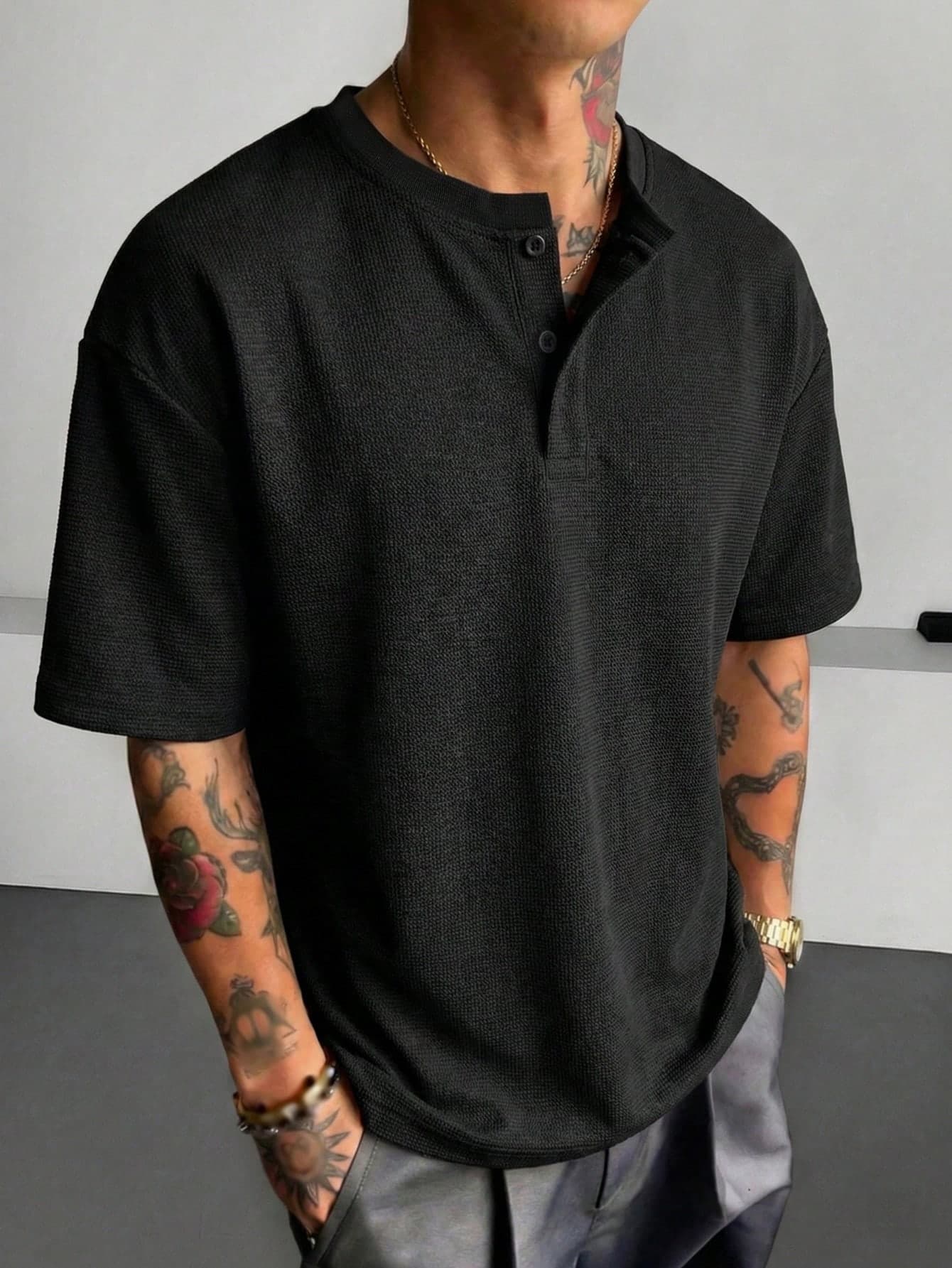 Blueprint Man 1pc Men's White Floral Grey Henley Collar Short Sleeve T-Shirt, Knitted Fabric, Drape, Breathable, Sweat-Absorbing, Casual Comfortable Short Sleeve T-Shirt, Old Money Style, Runs Large. Please Size Down For A Better Fit