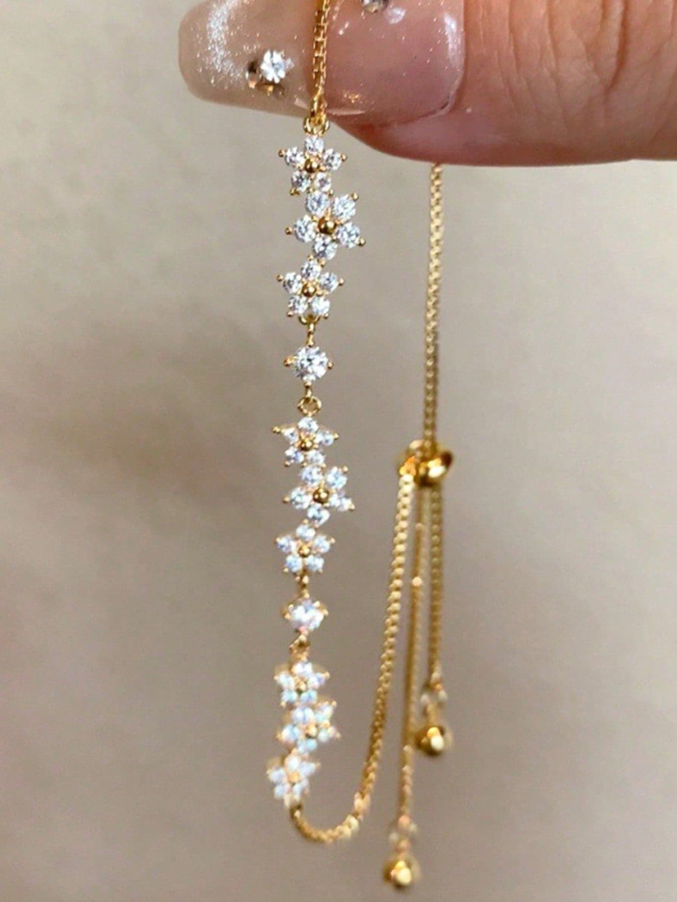 1pc Sparkling 5-Petal Flower Bracelet, Elegant Adjustable Bracelet For Women, Suitable For Parties, Daily Wear, Weddings