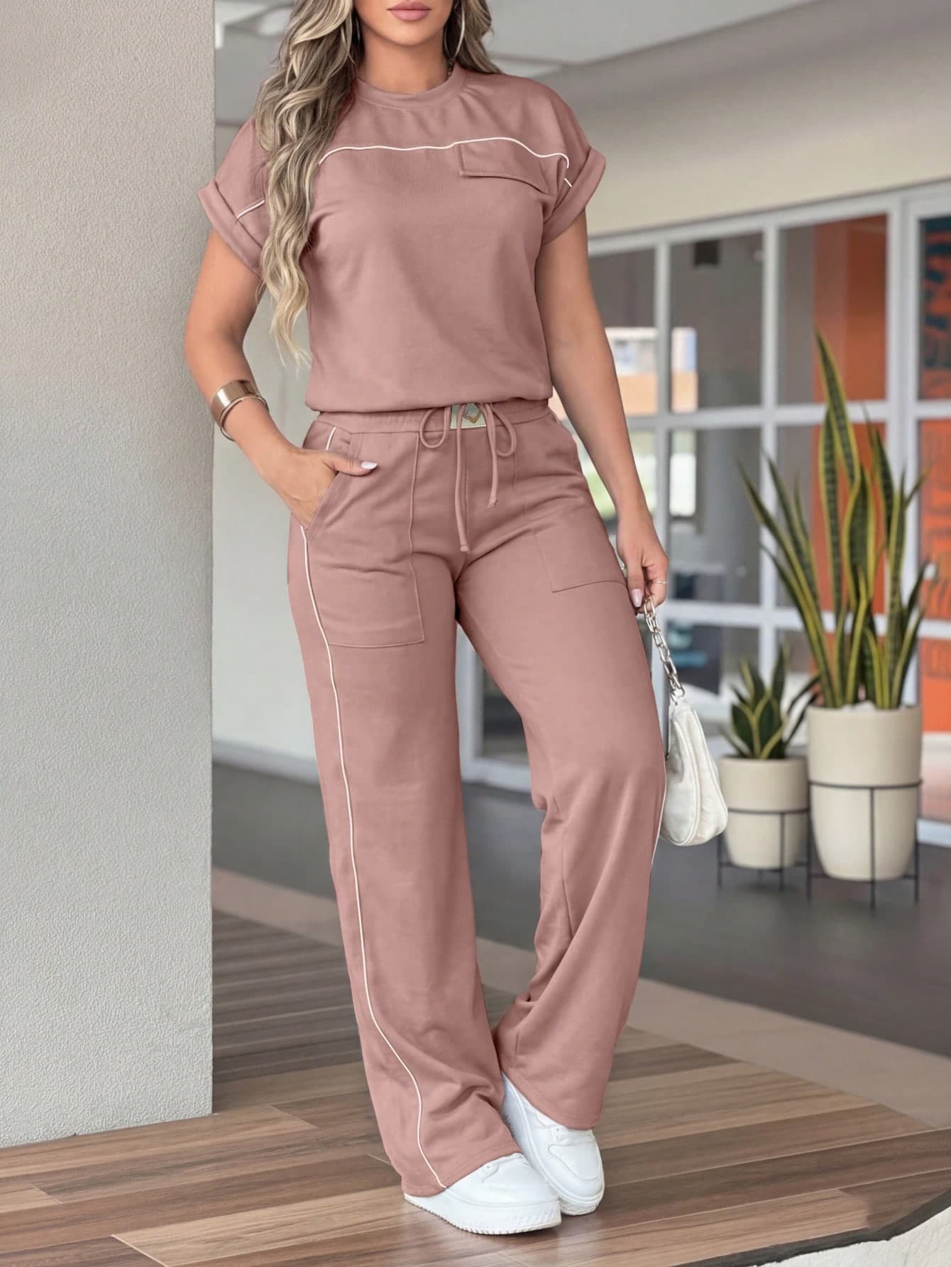 Women's New Solid Color Minimalist Round Neck Short Sleeve Top And High Waist Straight Leg Pants 2-Piece Set, Spring/Summer Elegant
