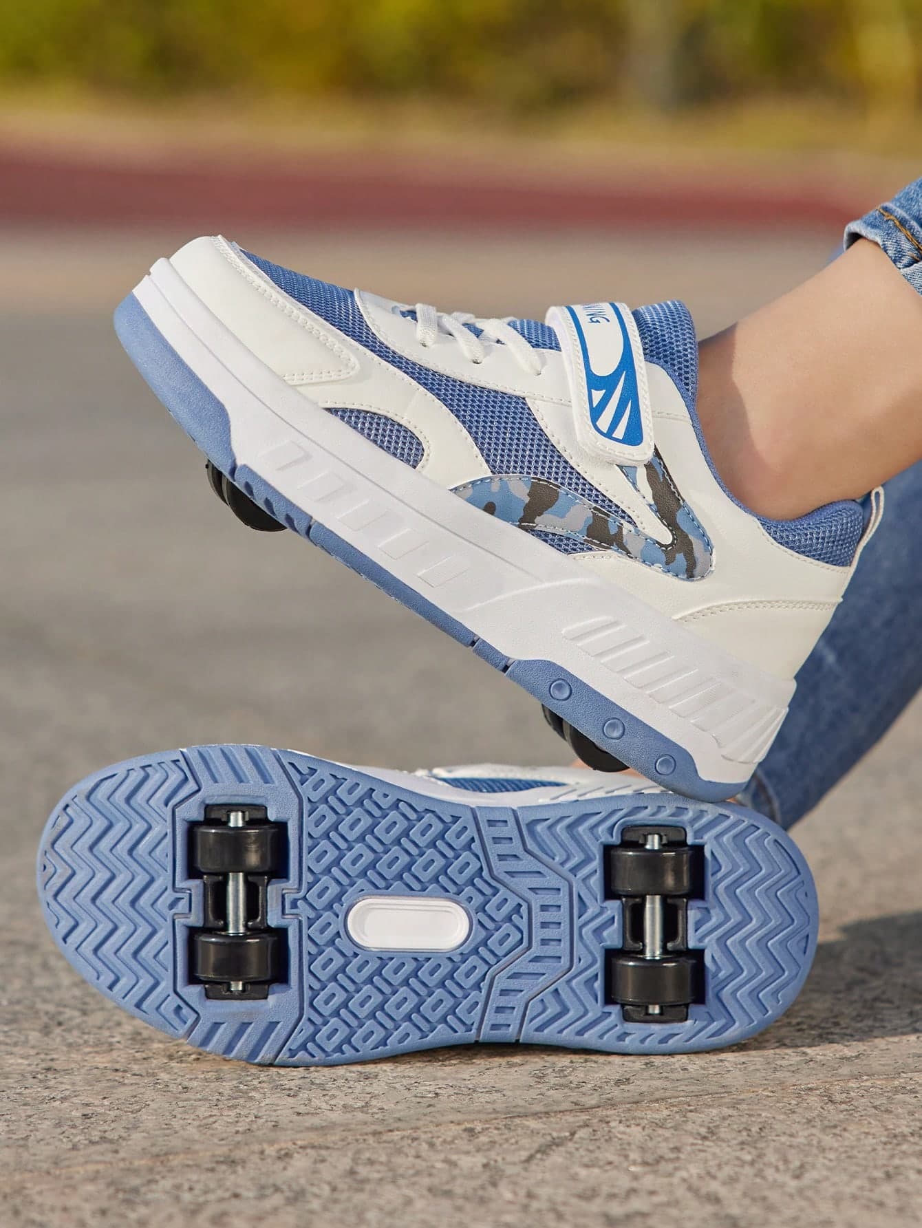 New 4-Wheel Dual-Use Skateboard Shoes, Comfortable Hook And Loop Roller Skates With Enhanced Stability, Suitable For Boys, Girls, Youths Outdoor Fashionable Casual Sports Shoes
