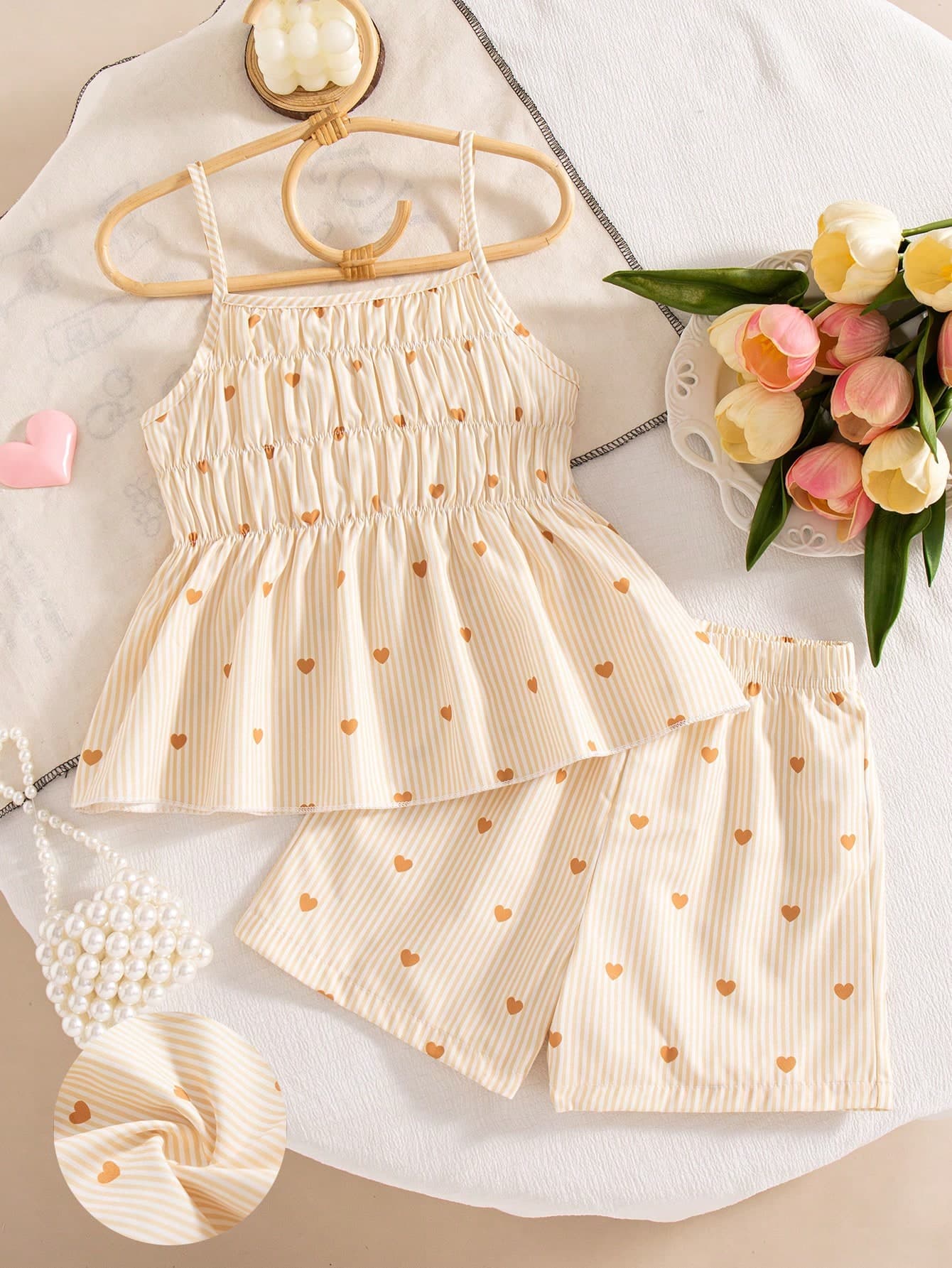 2pcs Girls Casual Striped Heart Print Decor Spaghetti Strap Vest And Elastic Waist Shorts Set, Spring/Summer
