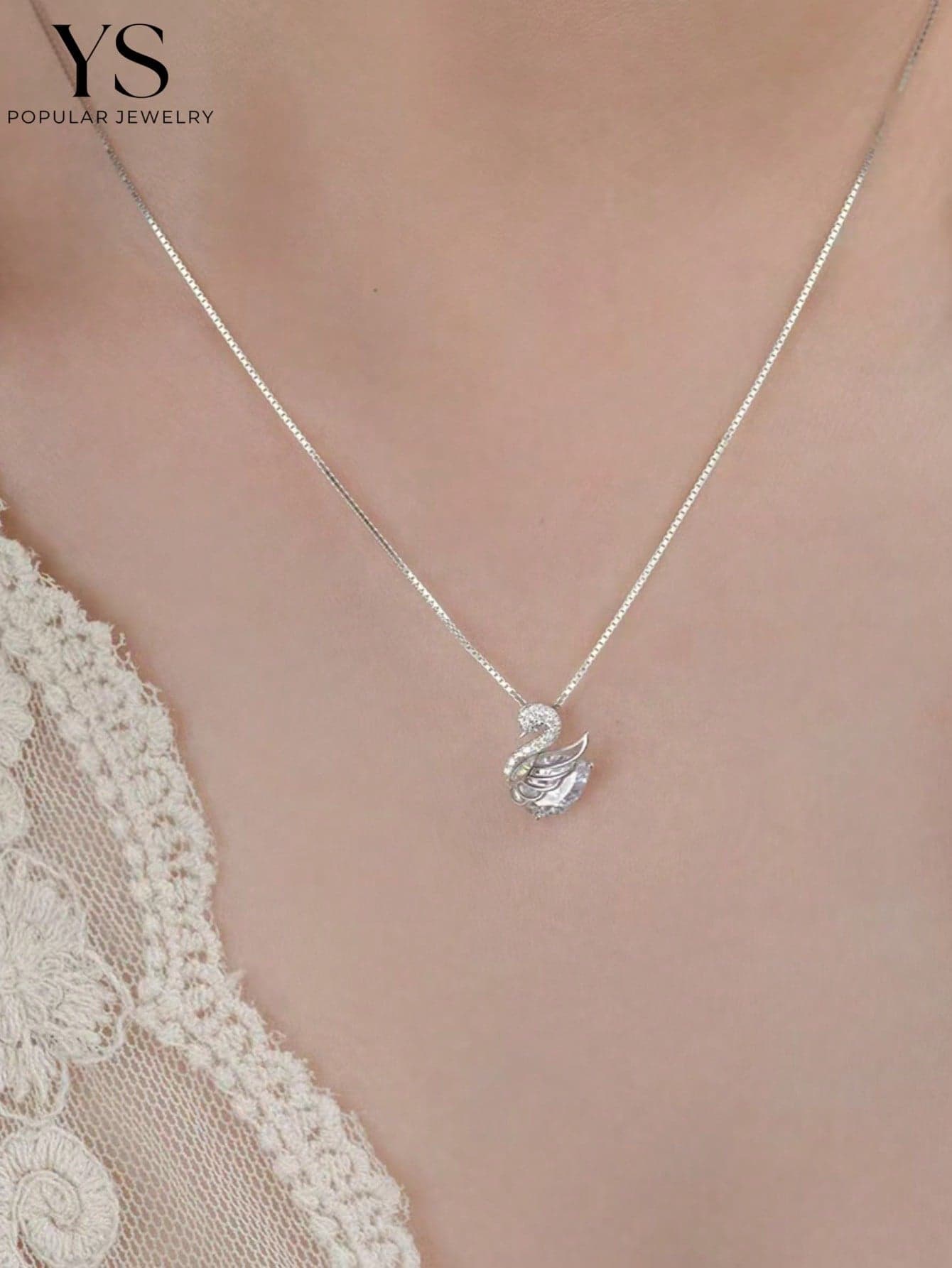 1pc Rhinestone Goose Necklace For Women, Luxury Niche Fashion Elegant Design Versatile Choker Pendant Jewelry, Animal Series