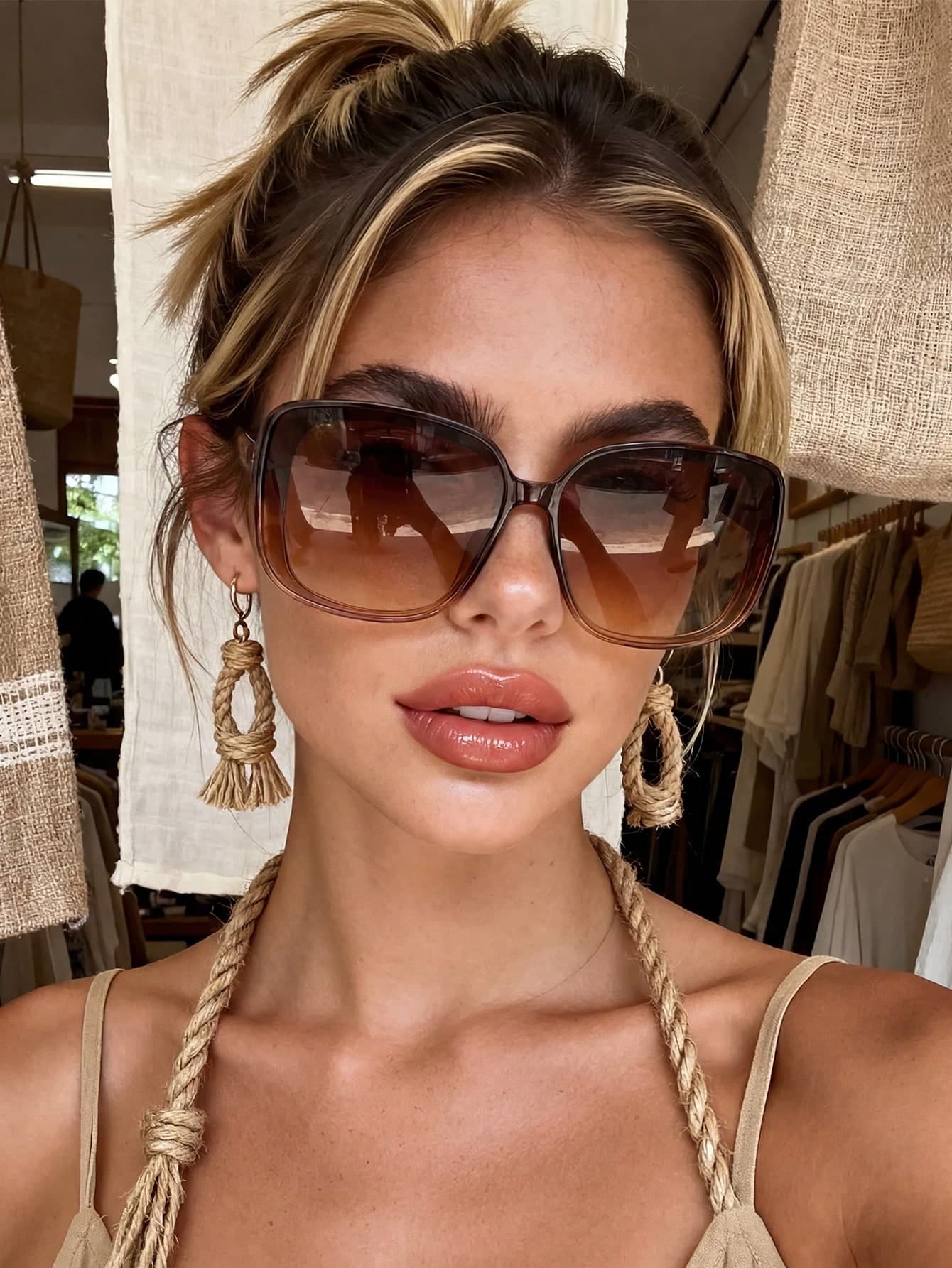 1 Pair Women's Square Large Frame Fashion Sunglasses, Suitable For Elegant Outfits, Travel, Sports Style, Driving, Beach, Outdoor Wear, Vacation, Family Outings, Golf, Hiking, Street Style Accessories
