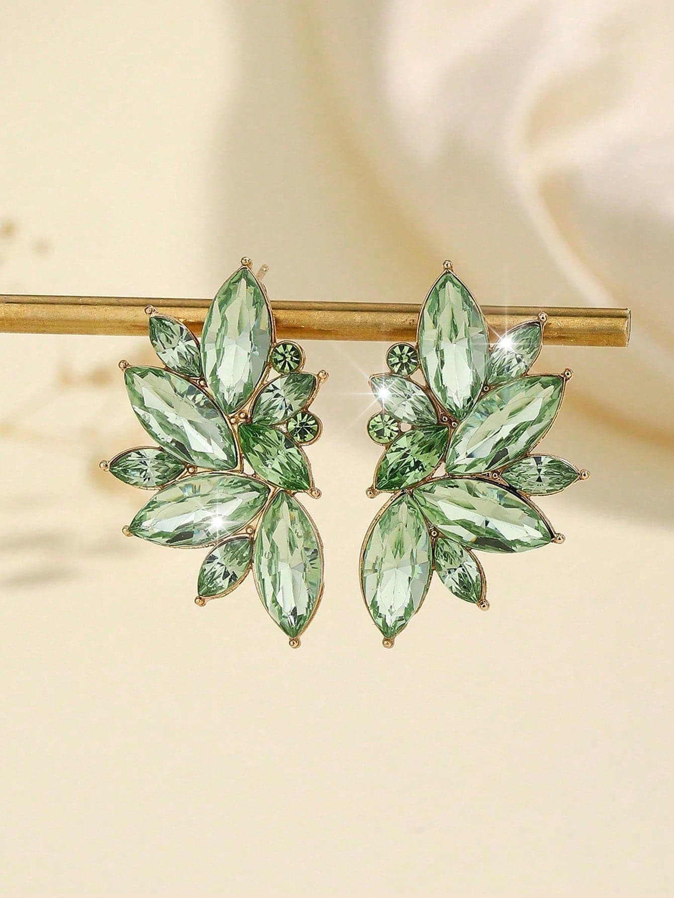 1 Pair Bohemian Style Rhinestone Encrusted Alloy Luxury Versatile Earrings