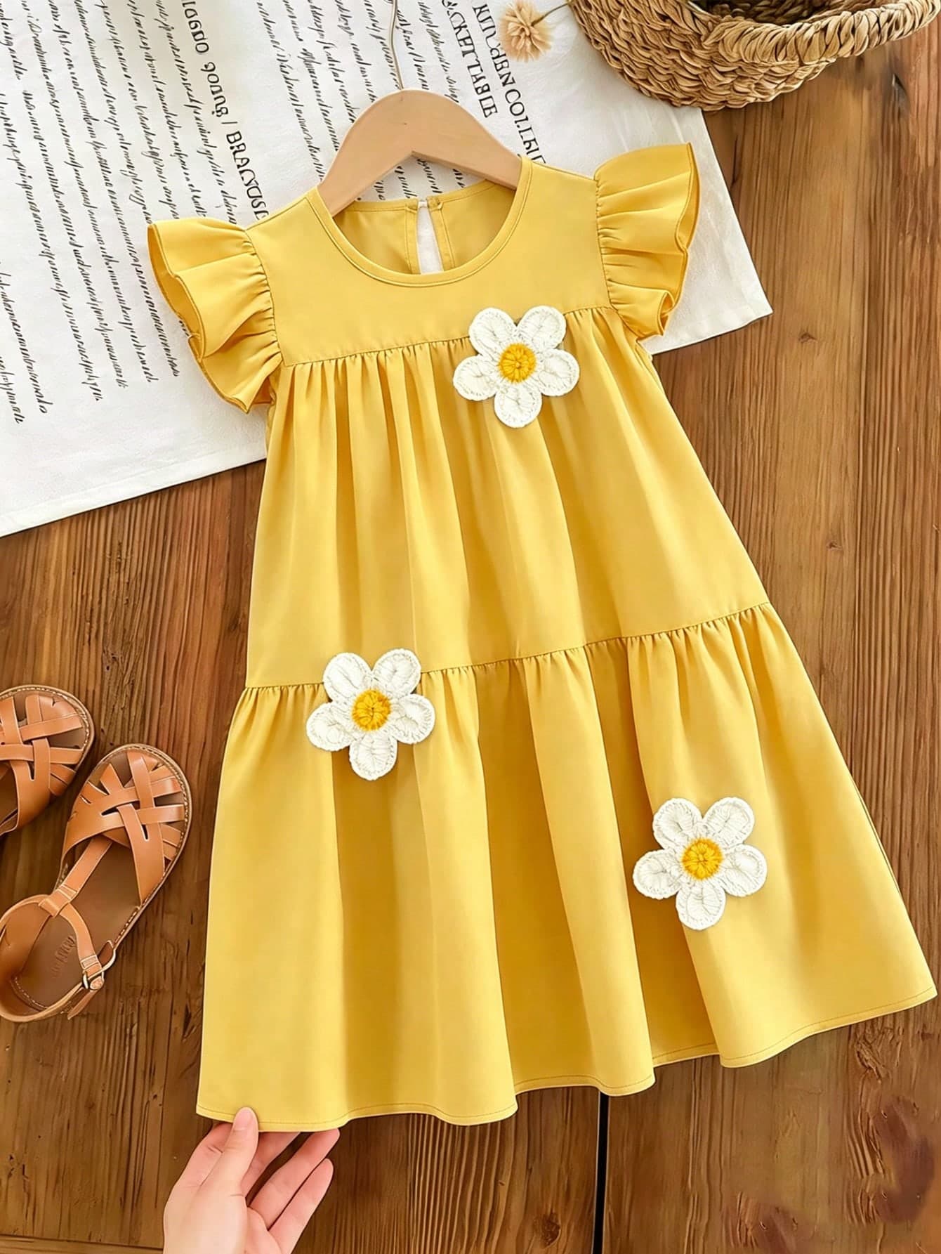 Girls Lightweight Floral Print Dress, Crochet Daisy Decor + Playful Flared Sleeves, Multi-Layer Pleated Loose Skirt, Suitable For 4-7 Years Old Girls Casual & Holiday Wear