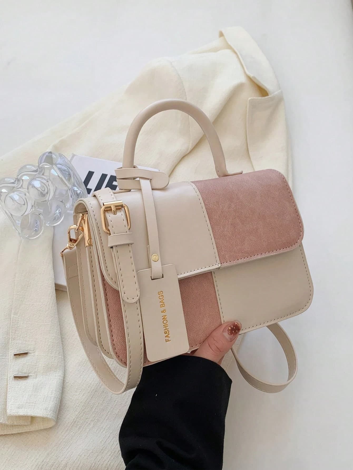 Square Dual-Color Handbag Accessory, Fashionable Patchwork Texture Handbag, Commuting Stylish Shoulder Crossbody Bag, Small Square Bag, Women's Bag With Patchwork Texture Personalized Contrast Color Flap Small Square Ladies Bag Retro Bag