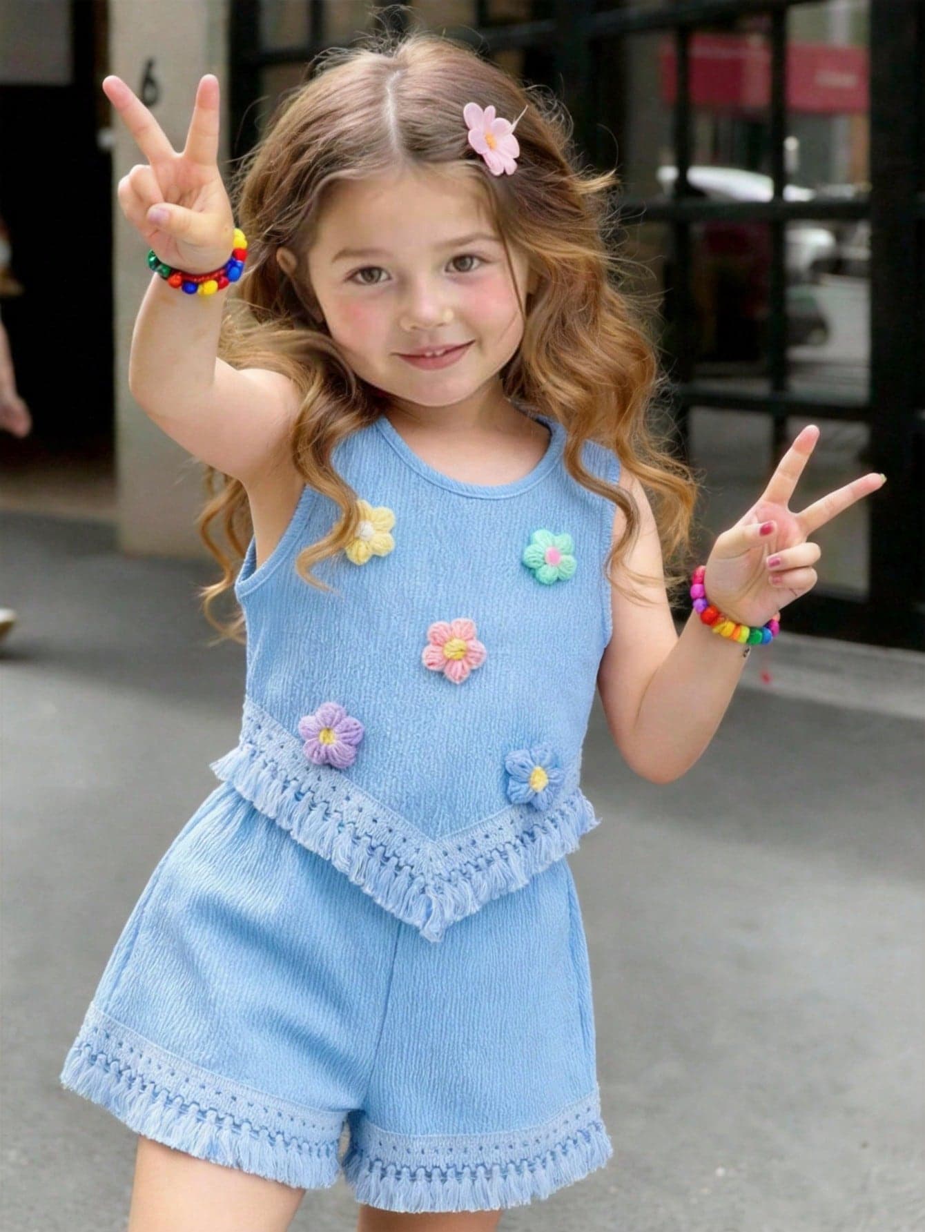 2pcs Girls Bubble Crepe Fabric Floral Applique Hem Vest & Tassel Shorts Set