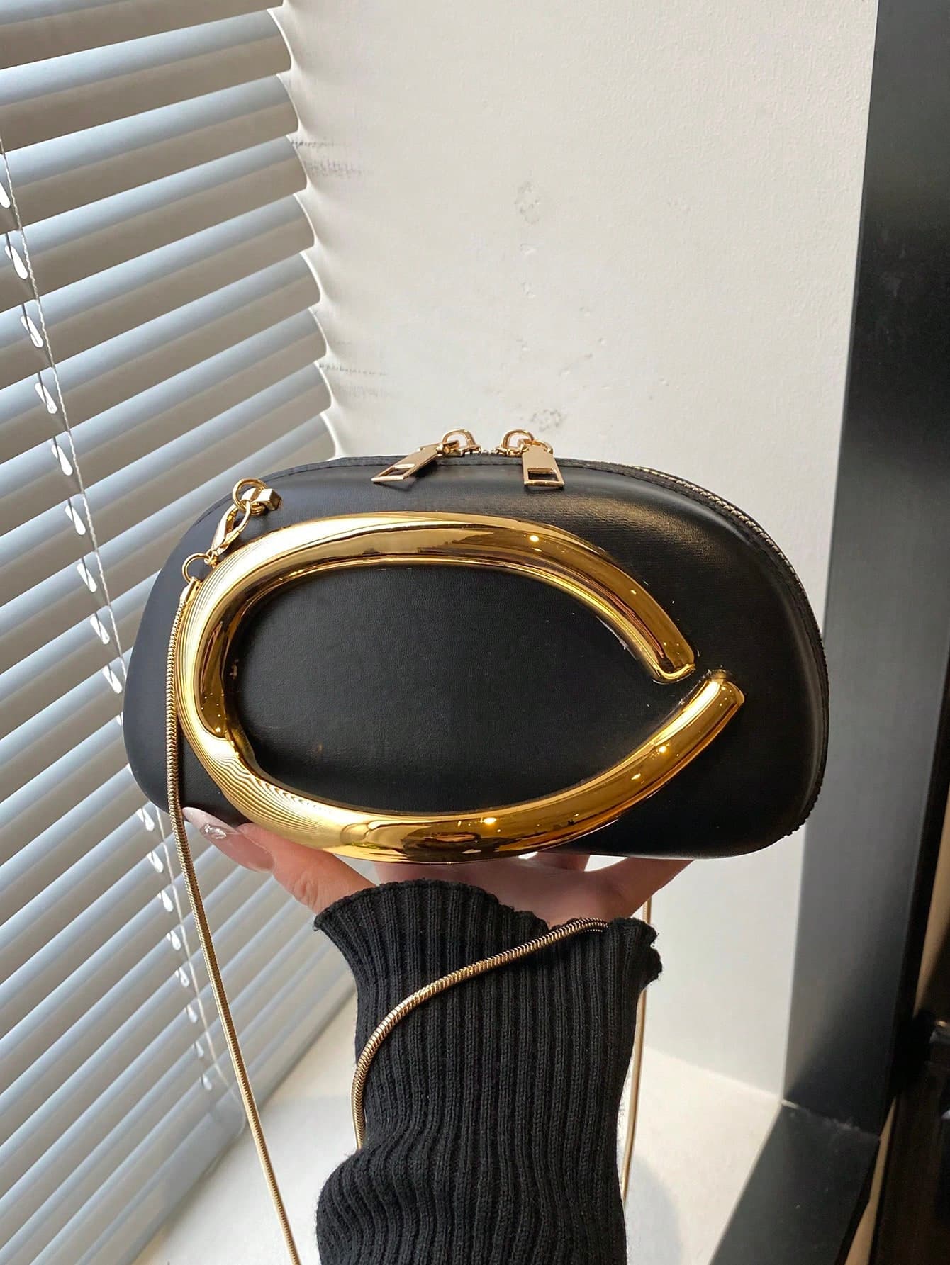 New Arrival Women Metal Decor Unique Design Shoulder Crossbody Bag