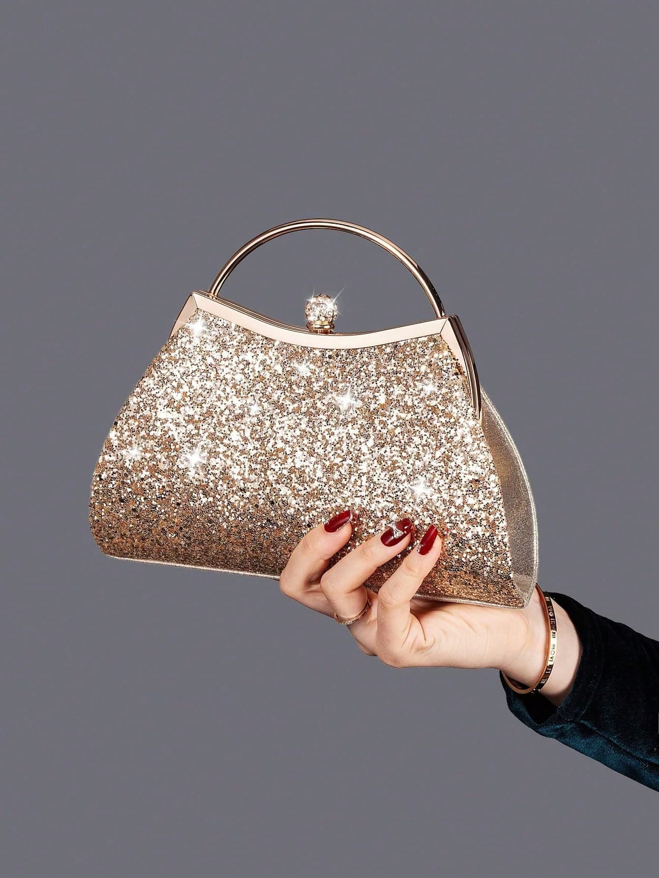 REMANLAND Sparkling And Charming, This Single Metal Clutch With Embedded Crystals Is A Luxurious Sequin Evening Bag, Suitable For Women Attending Parties, Weddings, Galas And Banquets. It Is The Perfect Choice For Ladies Attending Parties, And An Ideal Option For Women Attending Parties, Weddings, Balls And Galas. It Also Makes An Excellent Gift For Women.
