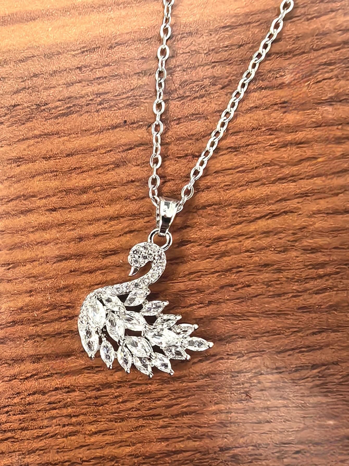 1pc Fashionable Luxury Micro-Inlaid Zirconia Swan Pendant Necklace, Versatile Choker Necklace Suitable For Women, Holidays & Events