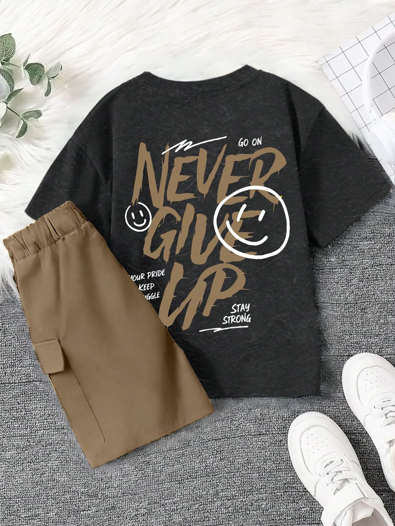 2pcs Set Suitable For Teen Boys, Round Neck Short Sleeve T-Shirt With English Print, Paired With Simple Casual Khaki Shorts, Summer New Arrival Set