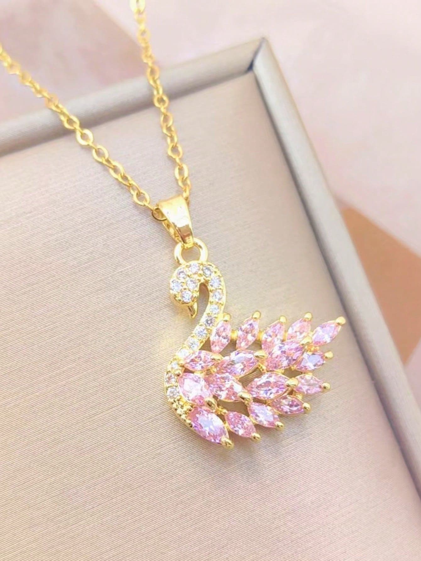 1pc Fashionable Luxury Micro-Inlaid Zirconia Swan Pendant Necklace, Versatile Choker Necklace Suitable For Women, Festivals And Events