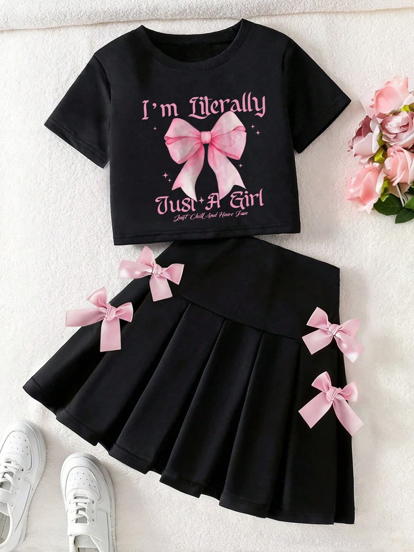Young Girl' Bow Decor T-Shirt And Butterfly Print Pleated Skirt Set