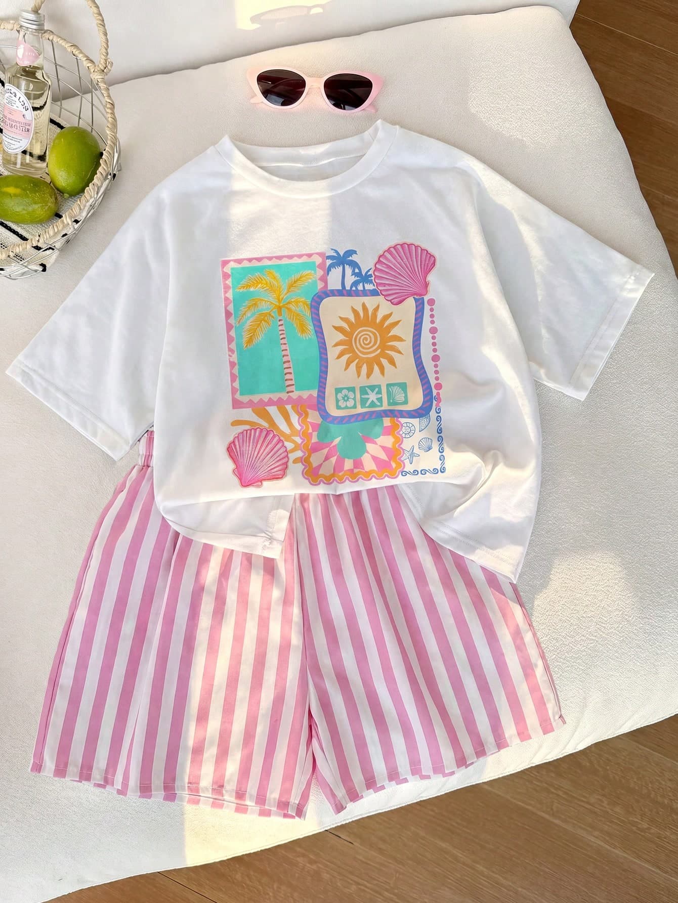 2pcs/Set Young Girls' Vacation Style T-Shirt And Striped Shorts Set, Summer Outfit