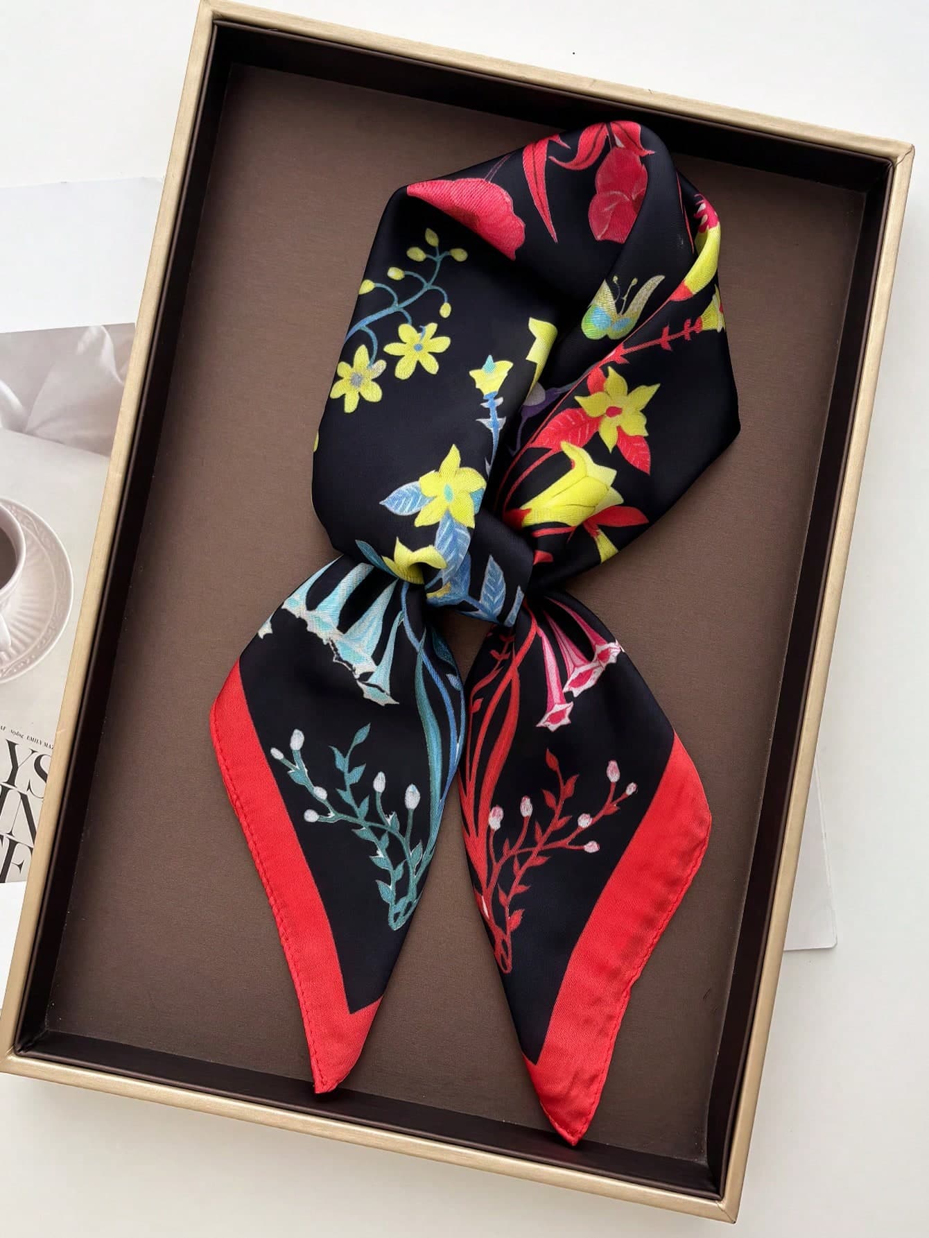 1pc New 2026 Fashion Casual Romantic Floral Women's Faux Silk Printed Square Scarf, Headscarf, Waist Scarf, Neck Scarf, Shawl, Sun Protection Neck Cover, Soft And Breathable, Suitable For Outings, Dates, Holiday Parties, Street Dance, Beach Photos, Live Streaming Outfit Matching
