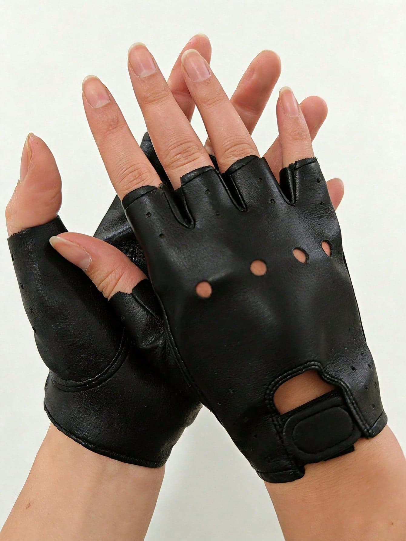 1 Pair Performance Half-Finger Gloves, Punk Open-Finger Dance Performance Gloves, Suitable For Outdoor Sports And Daily Wear